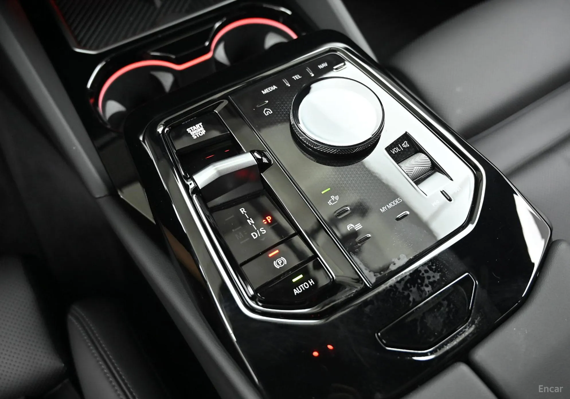 BMW 5 Series (G60) превью 20