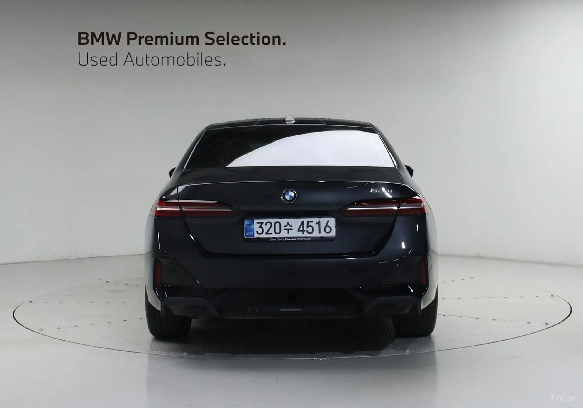 BMW 5 Series (G60) превью 3