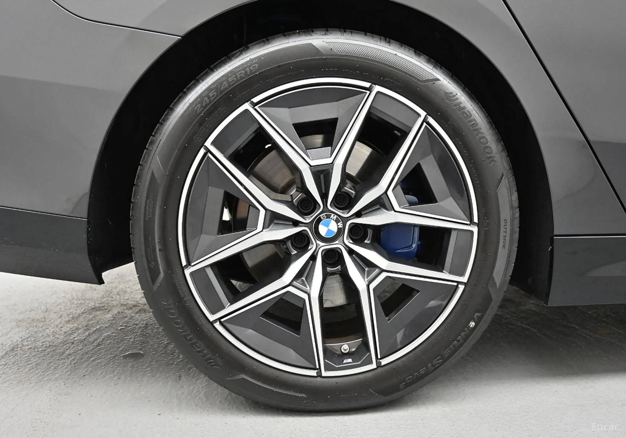 BMW 5 Series (G60) превью 5