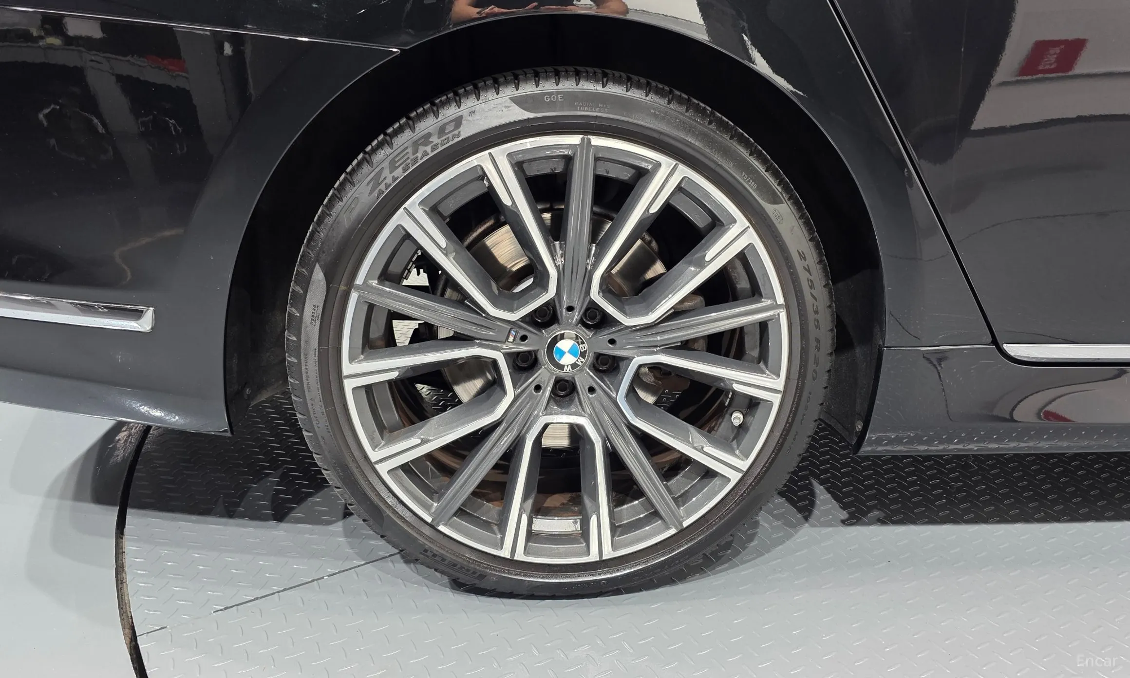 BMW 7 Series (G11) превью 5