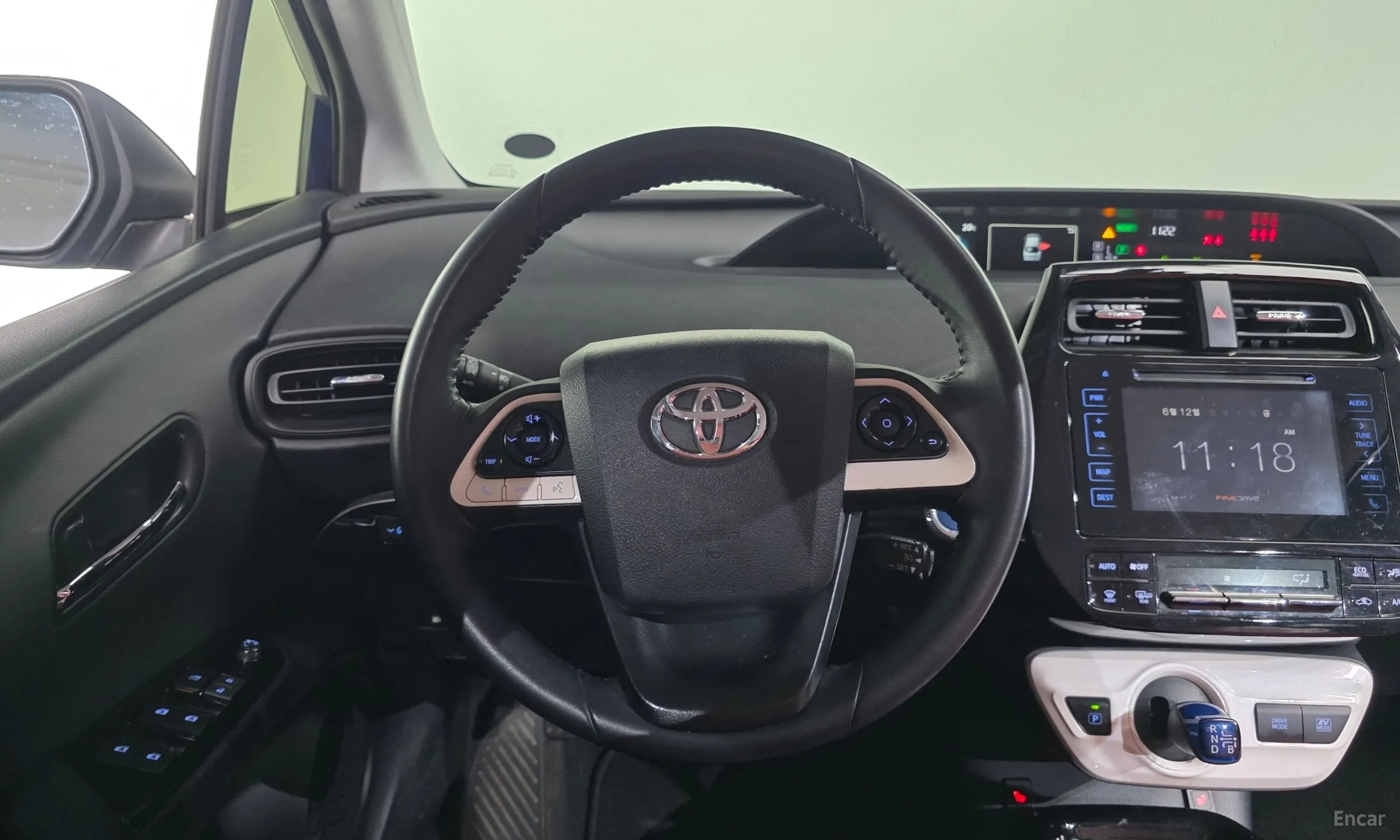 Toyota Prius 4th Generation превью 12