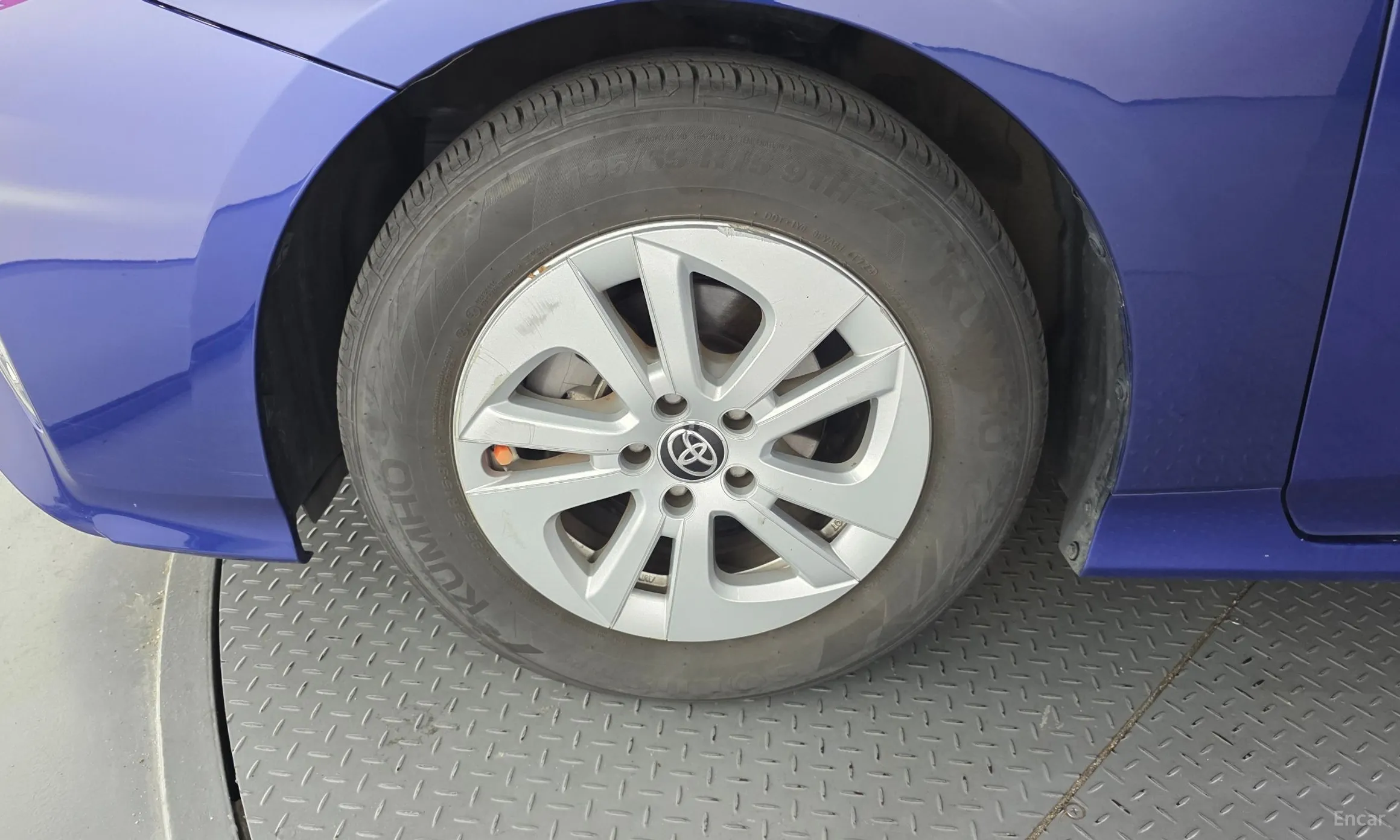 Toyota Prius 4th Generation превью 5