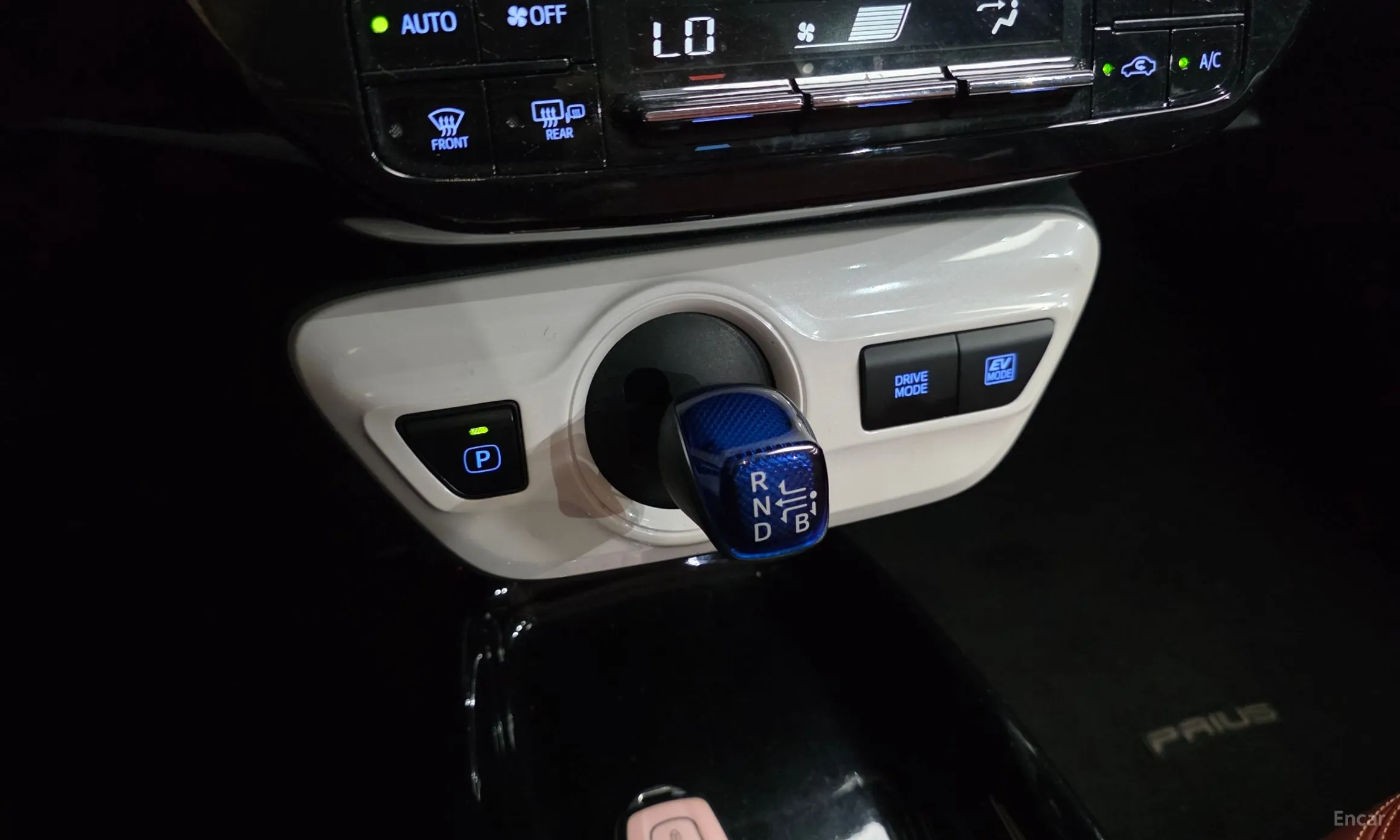 Toyota Prius 4th Generation превью 9