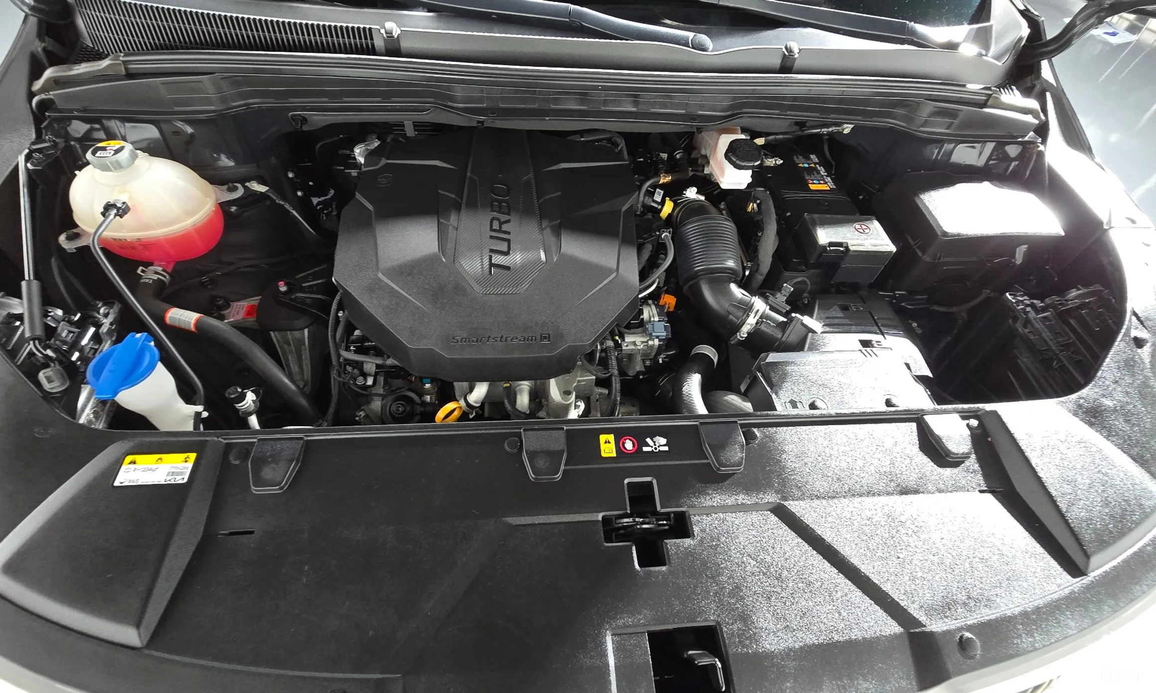 Kia Carnival Gen 4 превью 6