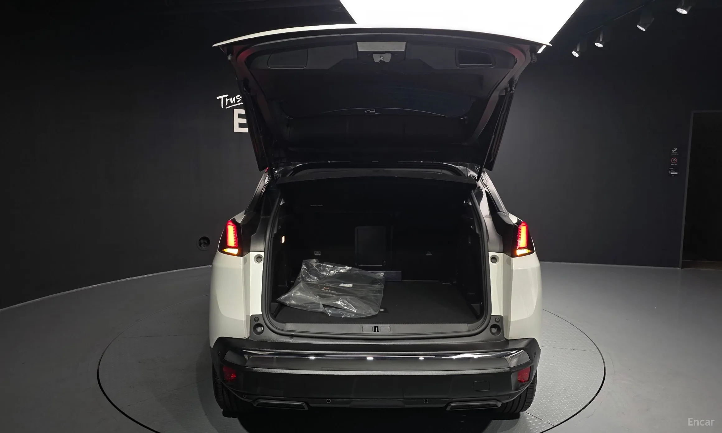 Peugeot 3008 2nd generation превью 20