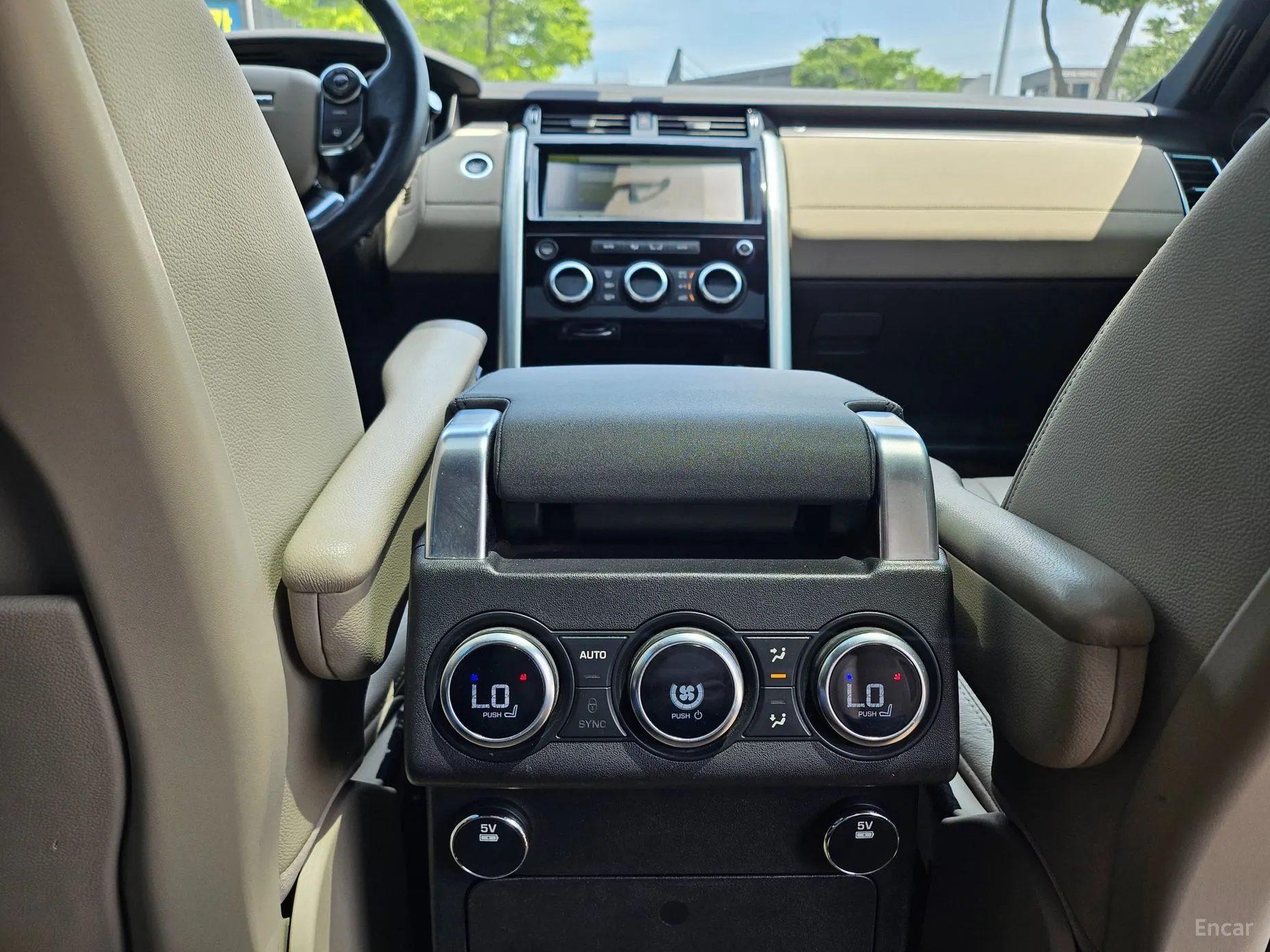 Land Rover Discovery 5 превью 16