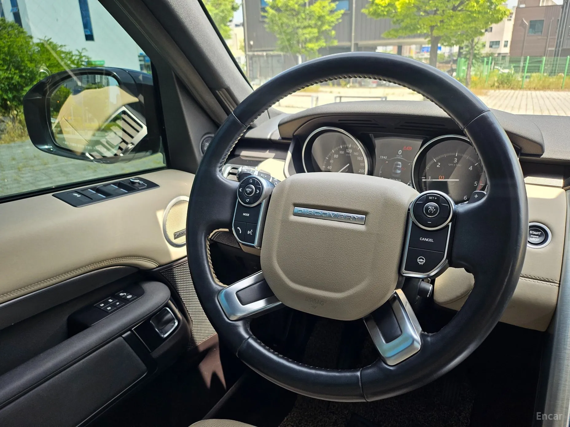 Land Rover Discovery 5 превью 18