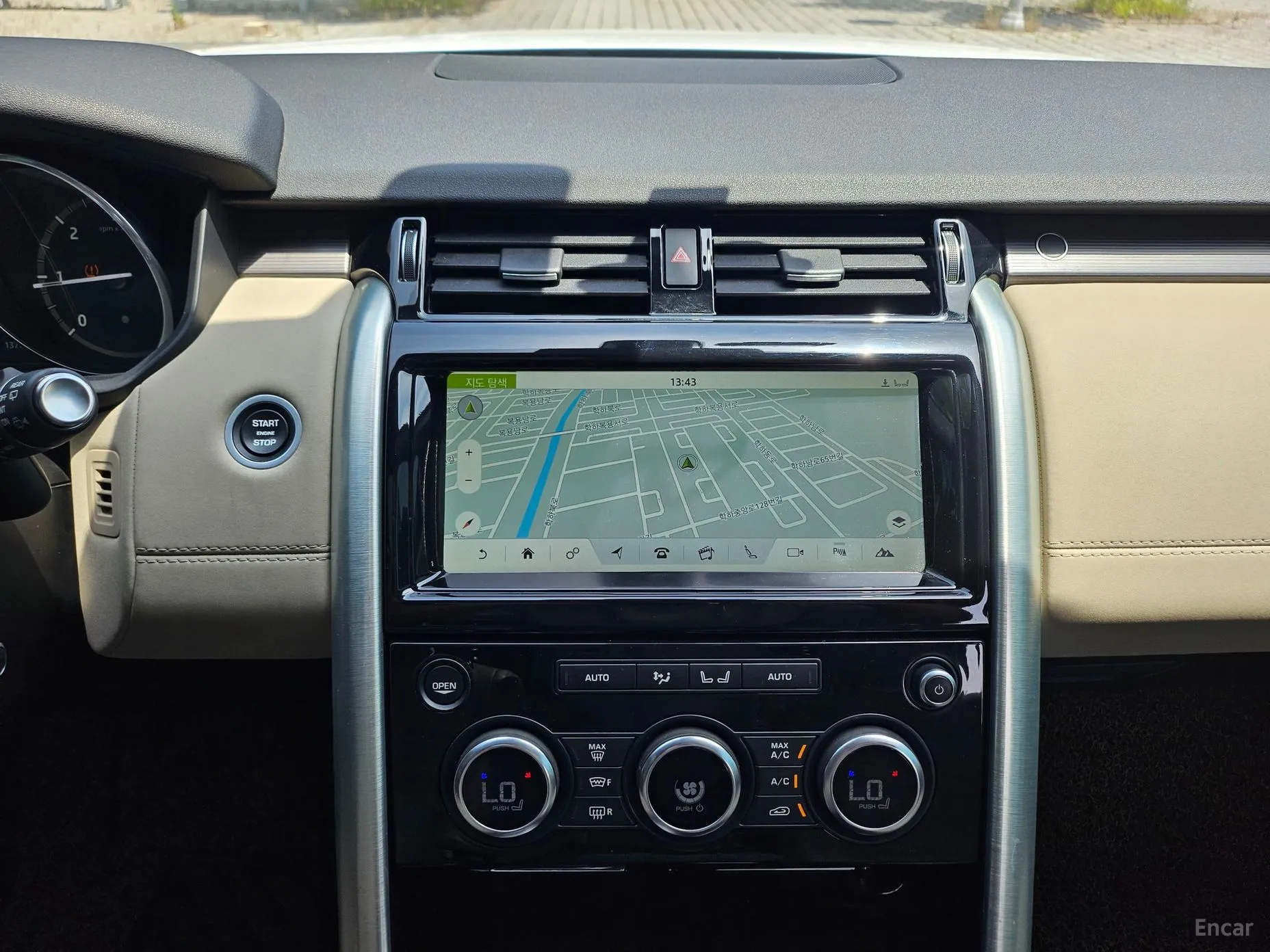 Land Rover Discovery 5 превью 19