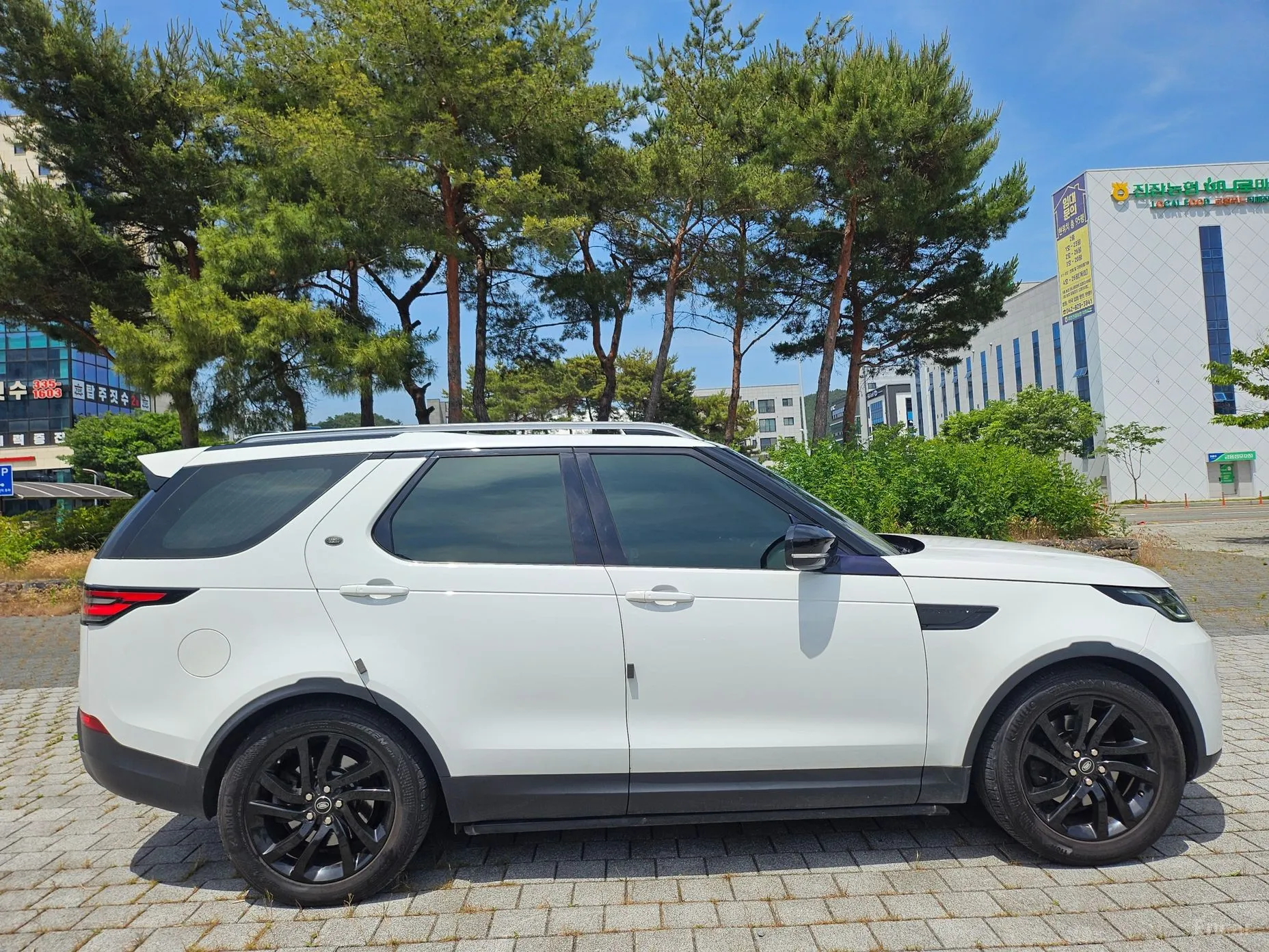 Land Rover Discovery 5 превью 5