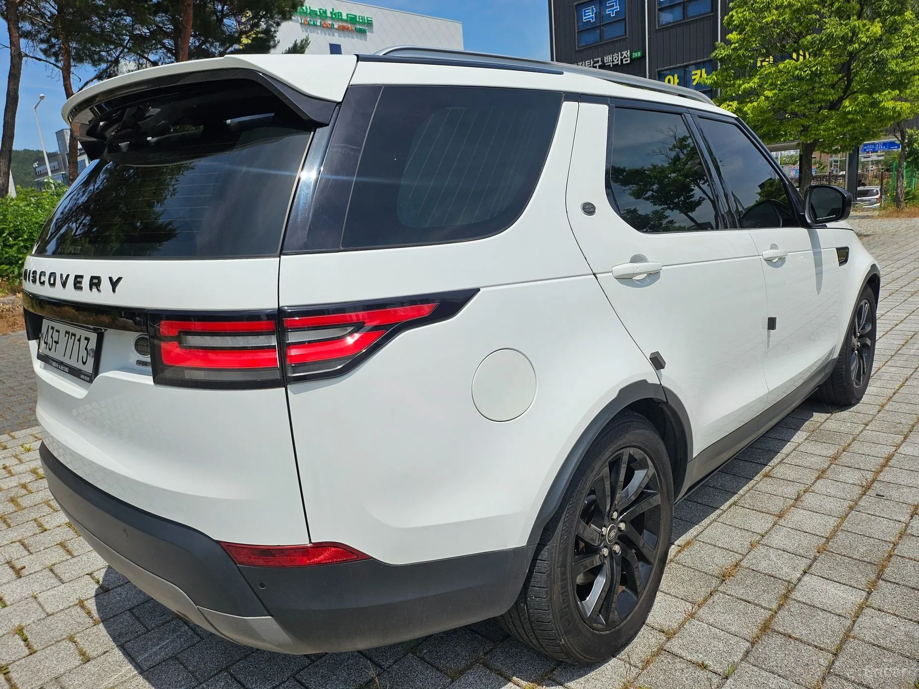 Land Rover Discovery 5 превью 6