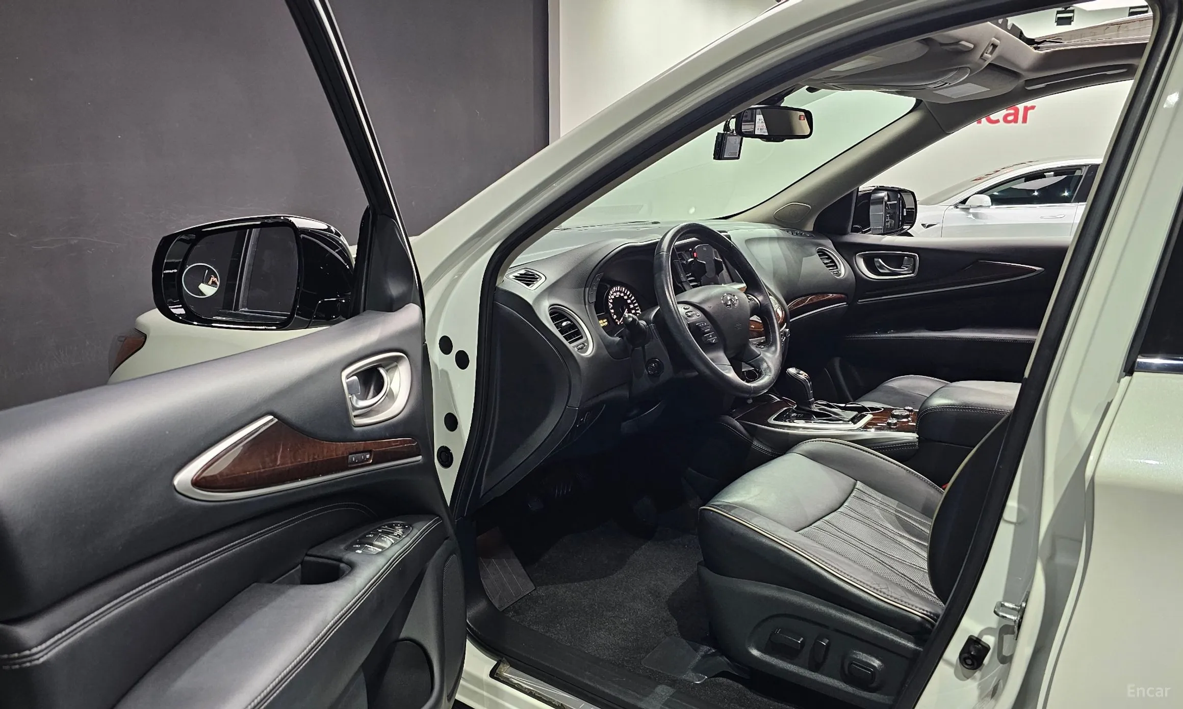 Infiniti QX60 превью 10