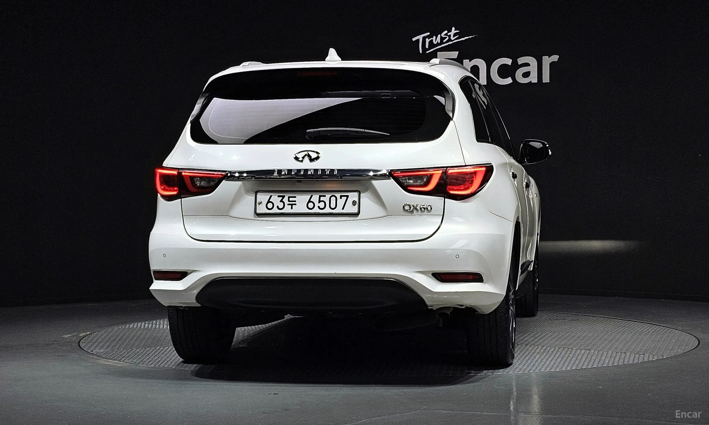 Infiniti QX60 превью 4