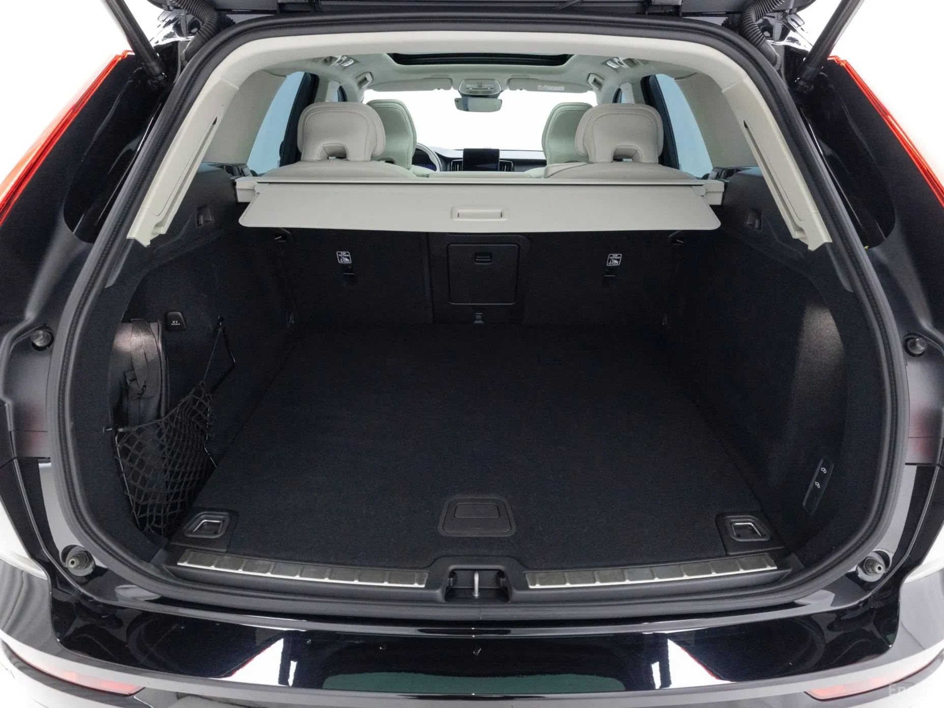 Volvo XC60 Gen 2 превью 17