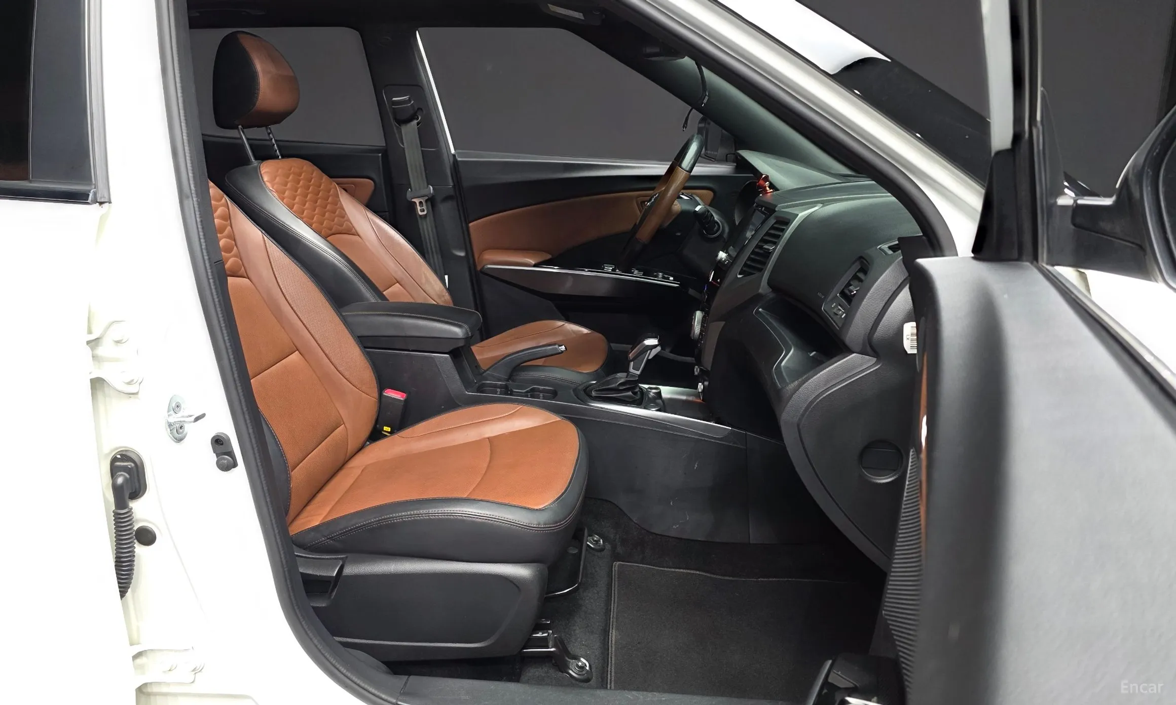 KG Mobility (SsangYong) Tivoli Armor превью 11