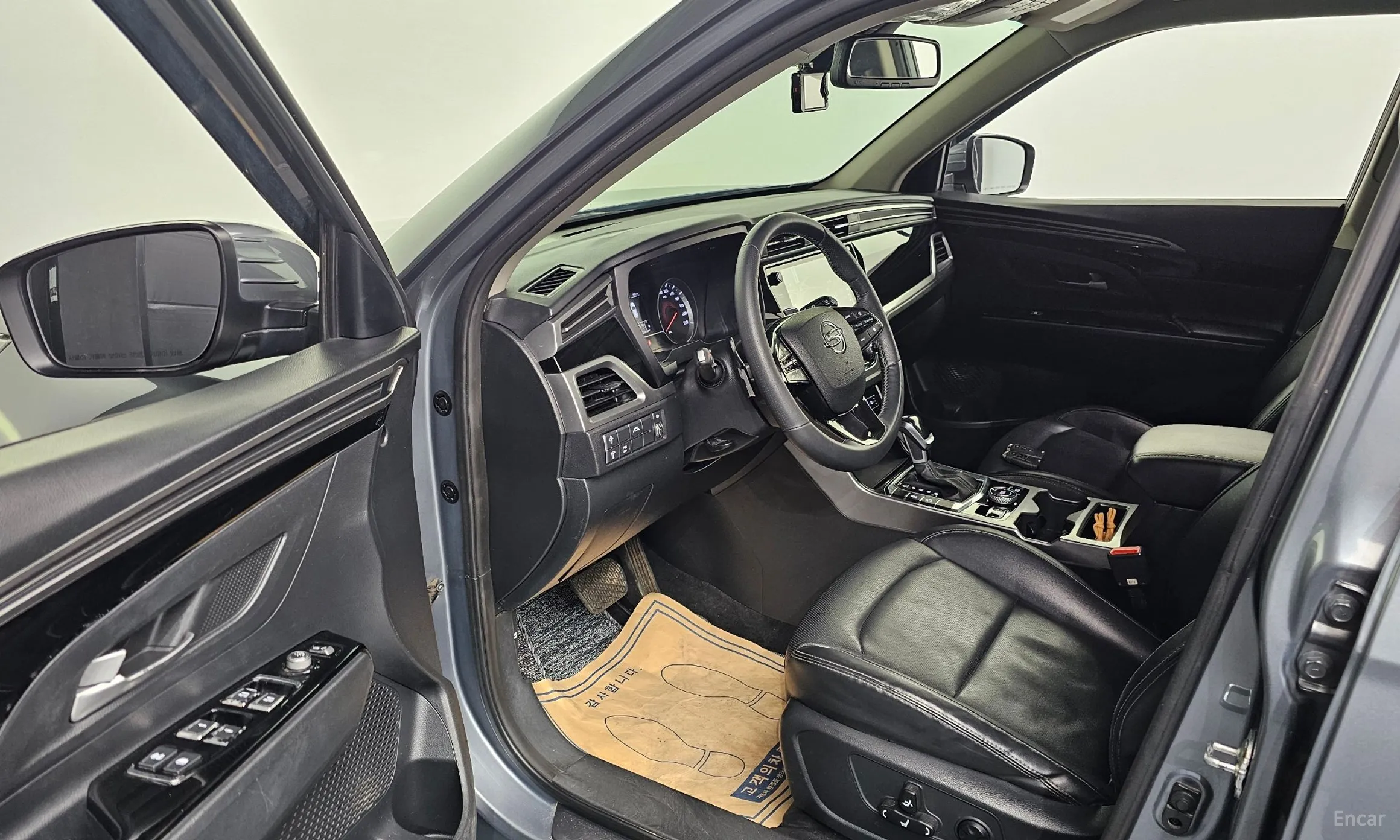 KG Mobility (SsangYong) Beautiful Korando превью 10