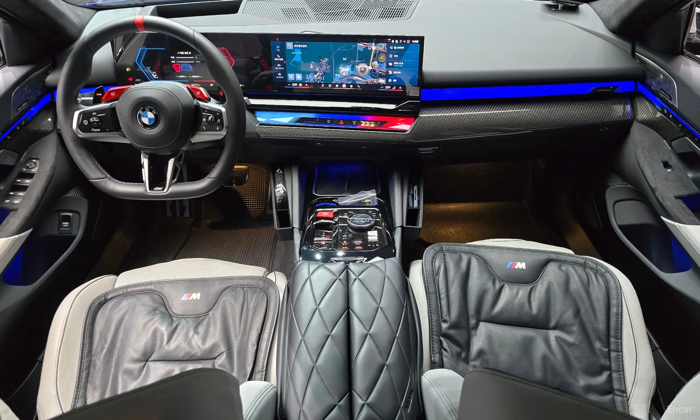 BMW M5 (G90) превью 7