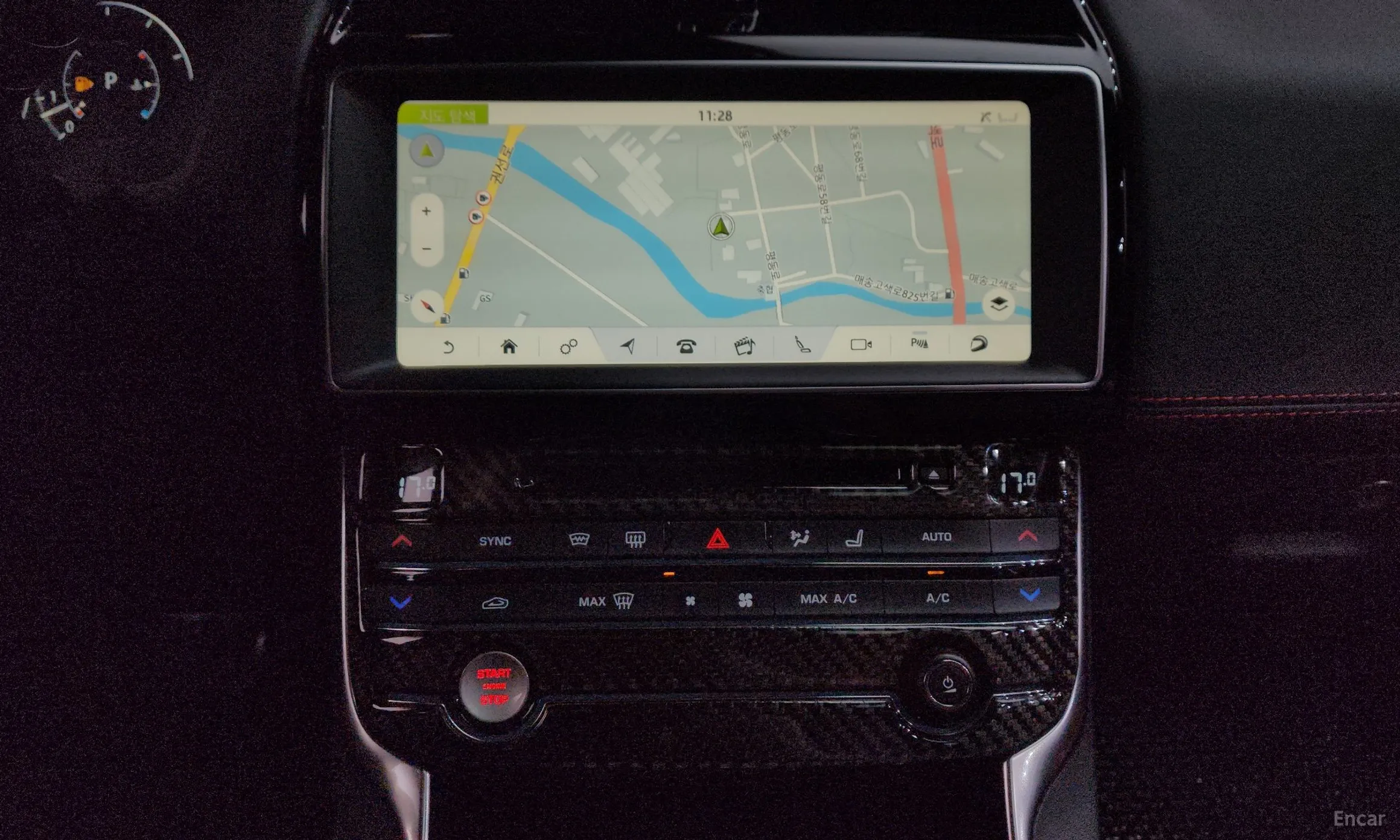 Jaguar XE превью 13