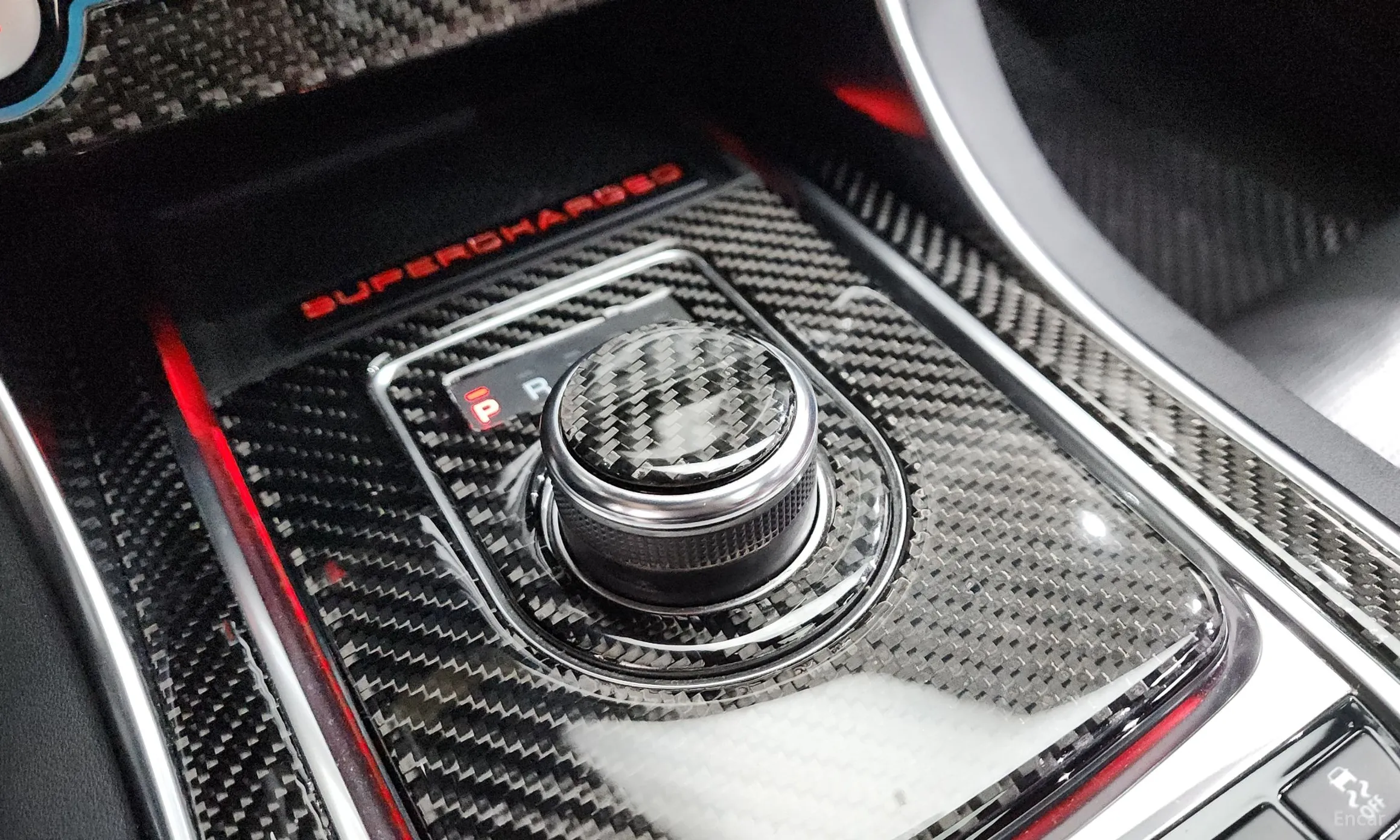 Jaguar XE превью 9