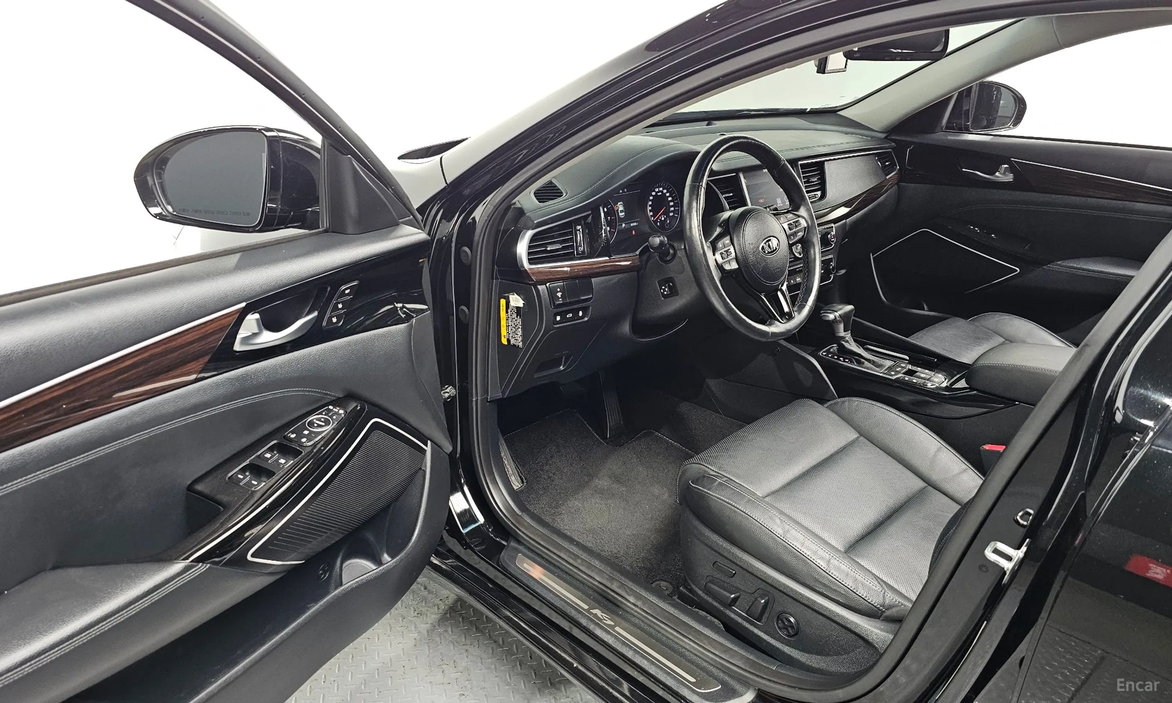 Kia K7 превью 10