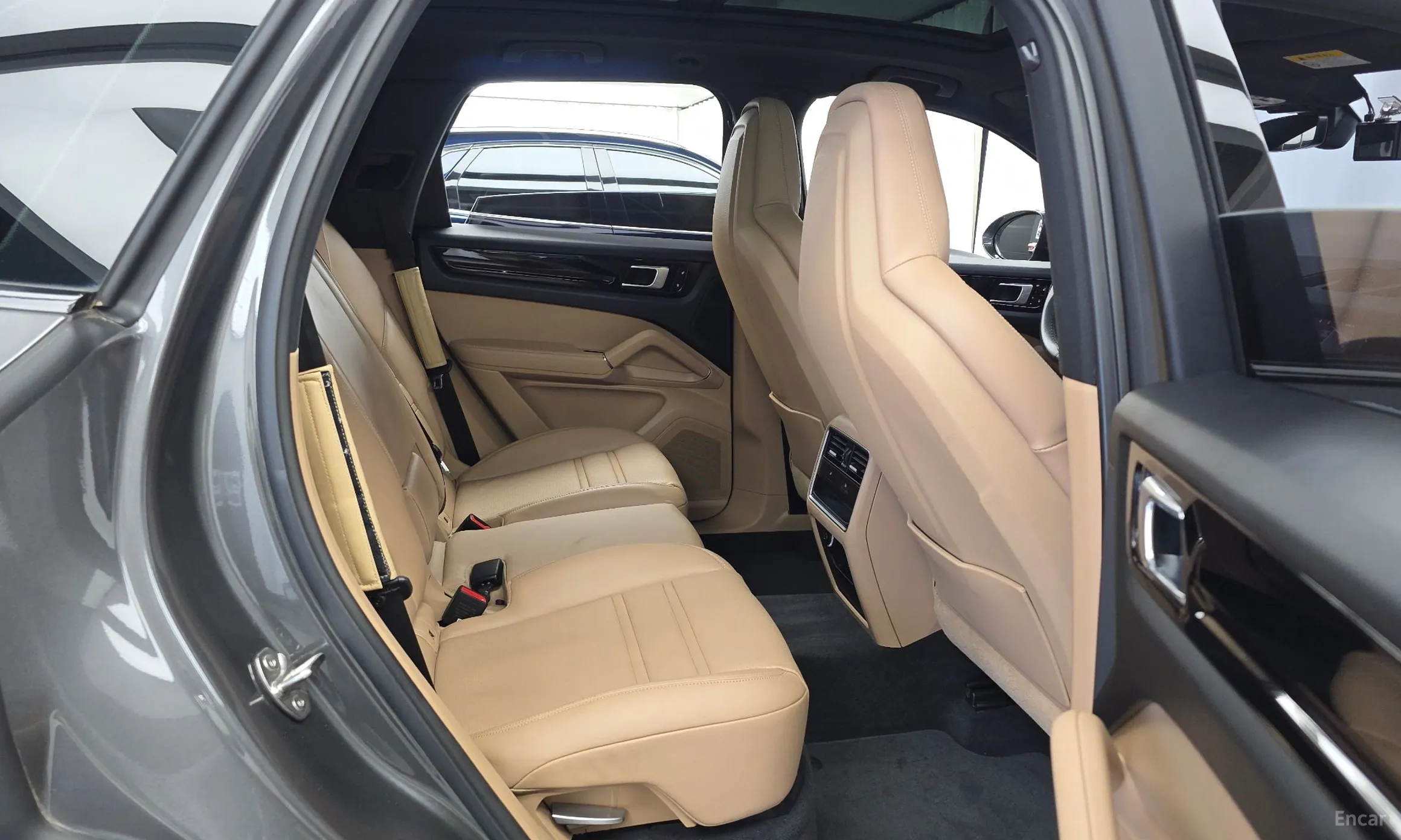Porsche Cayenne (PO536) превью 12