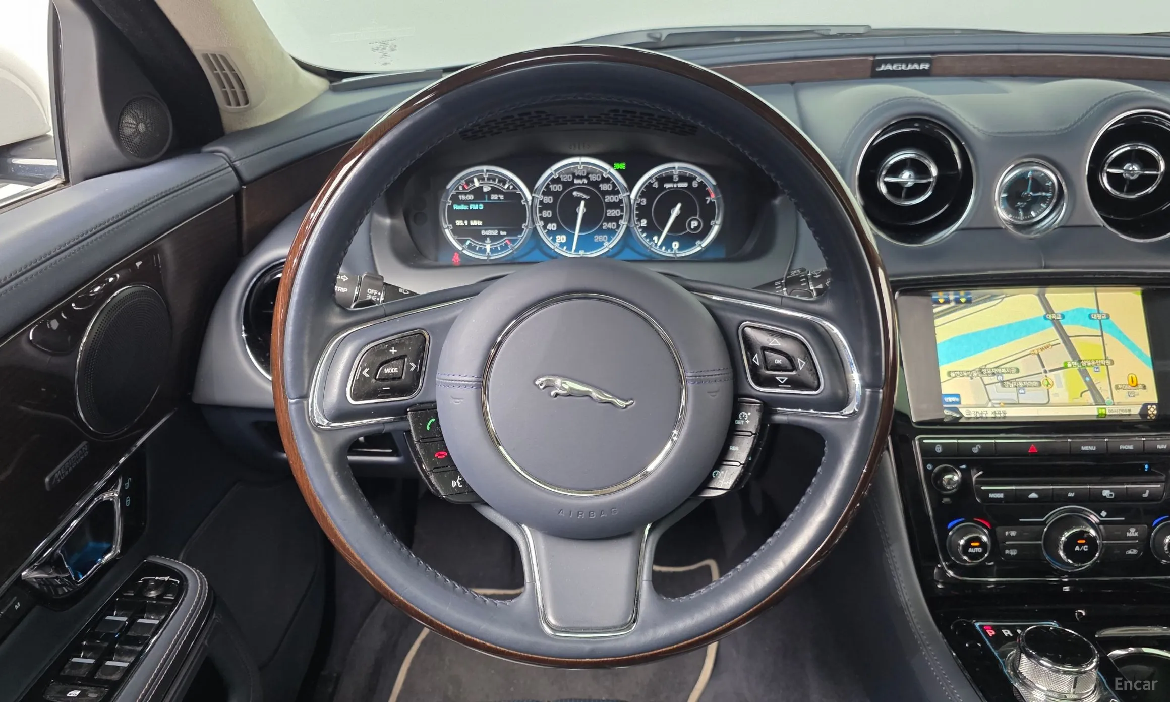 Jaguar All New XJ превью 13