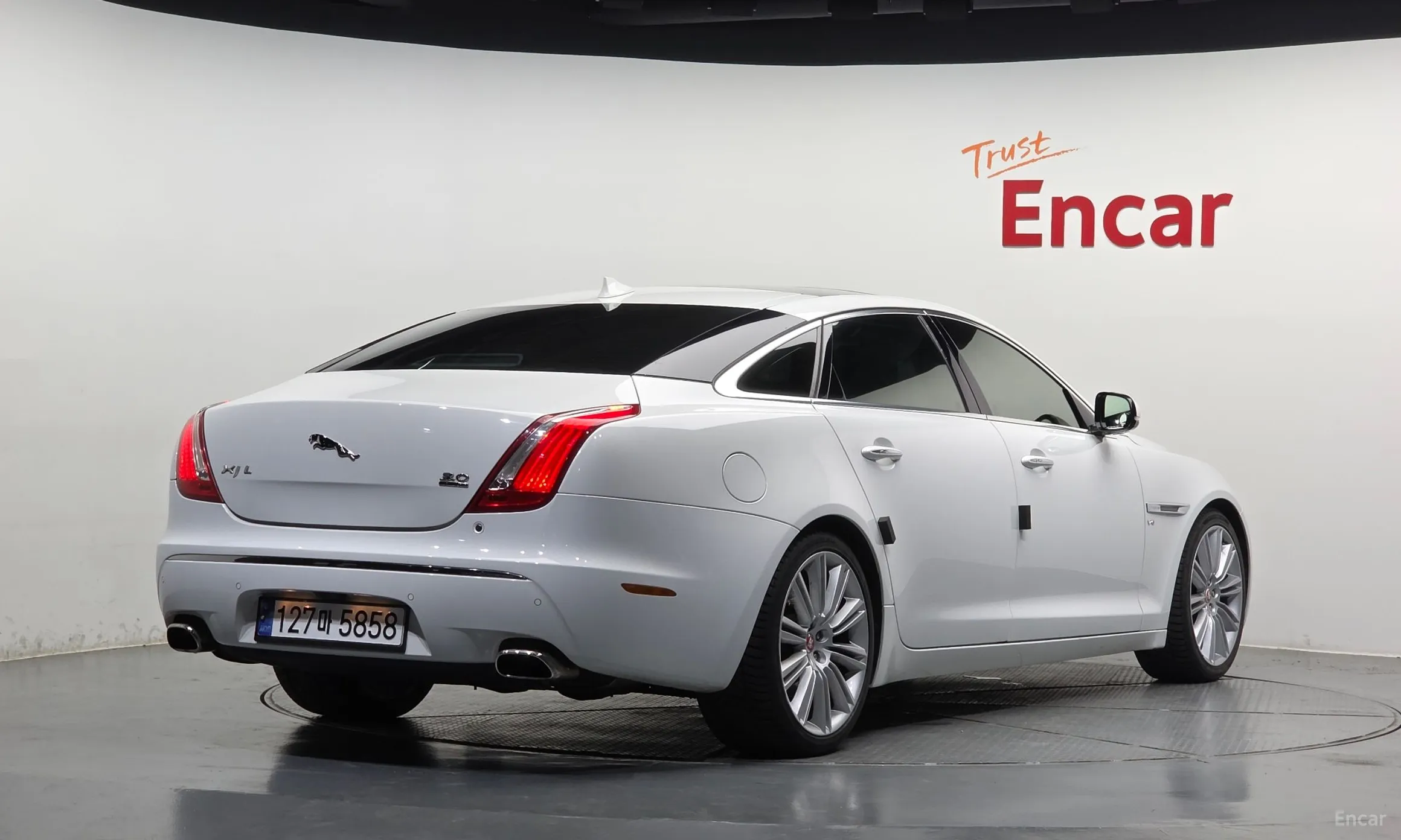 Jaguar All New XJ