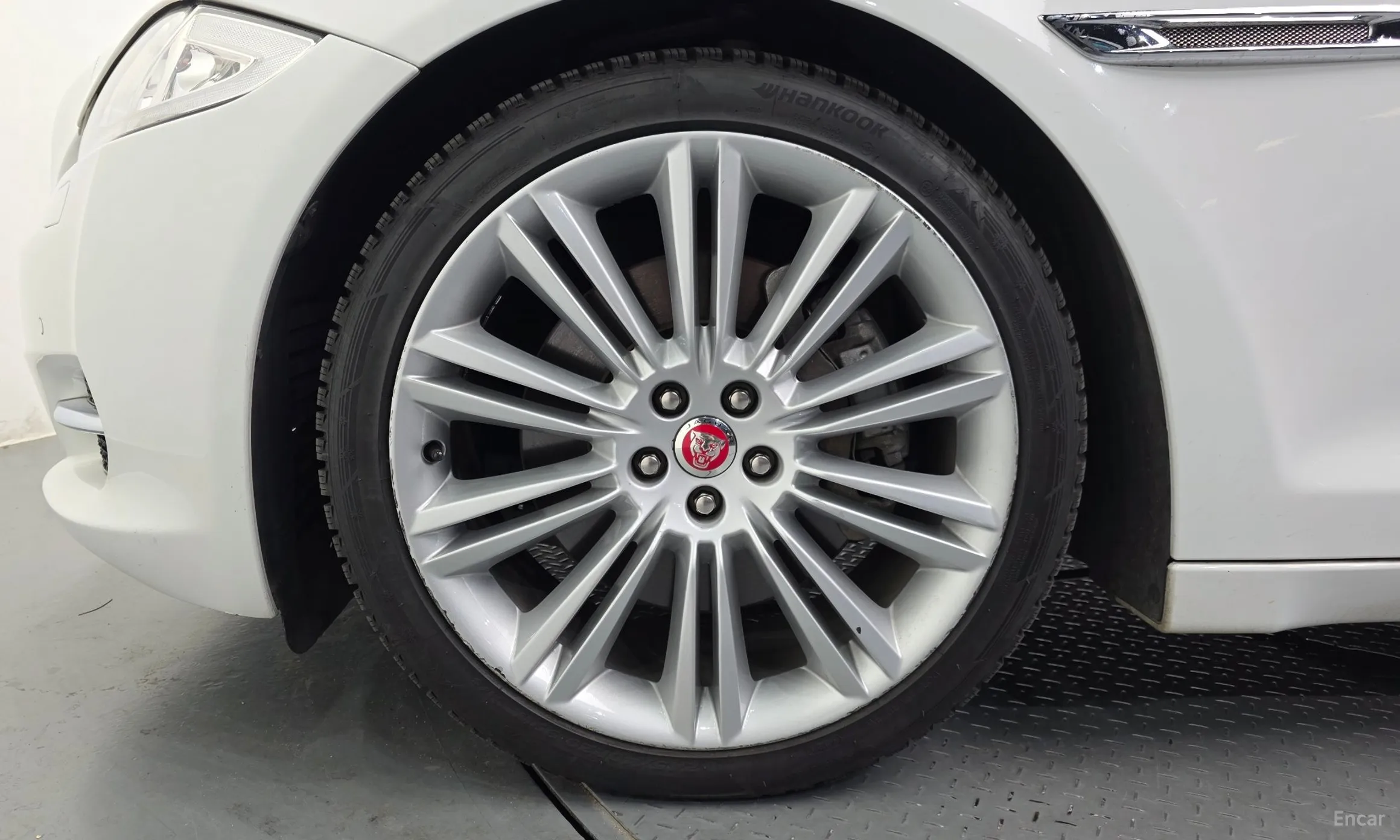 Jaguar All New XJ превью 5