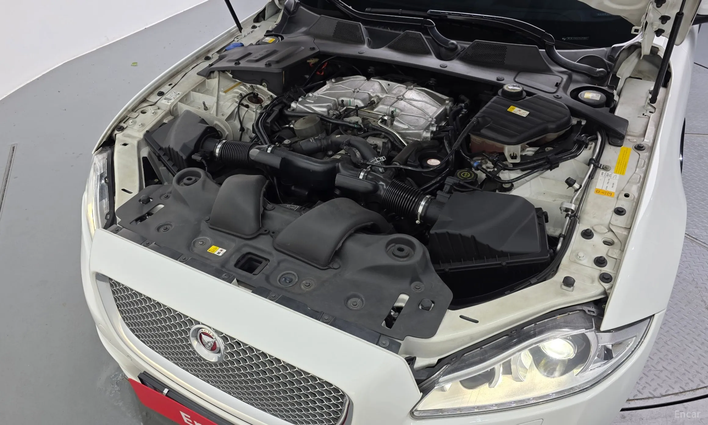 Jaguar All New XJ превью 6