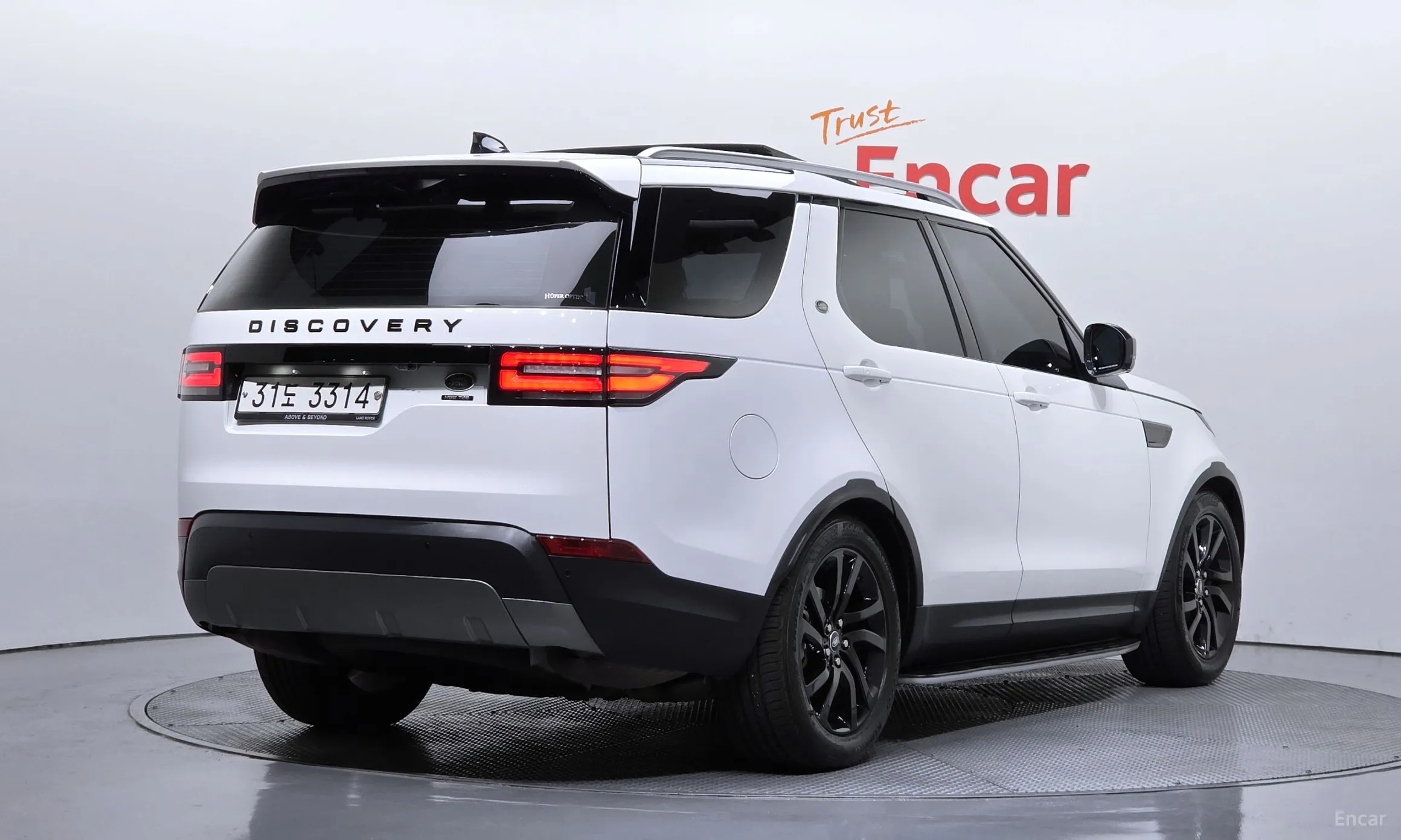 Land Rover Discovery 5