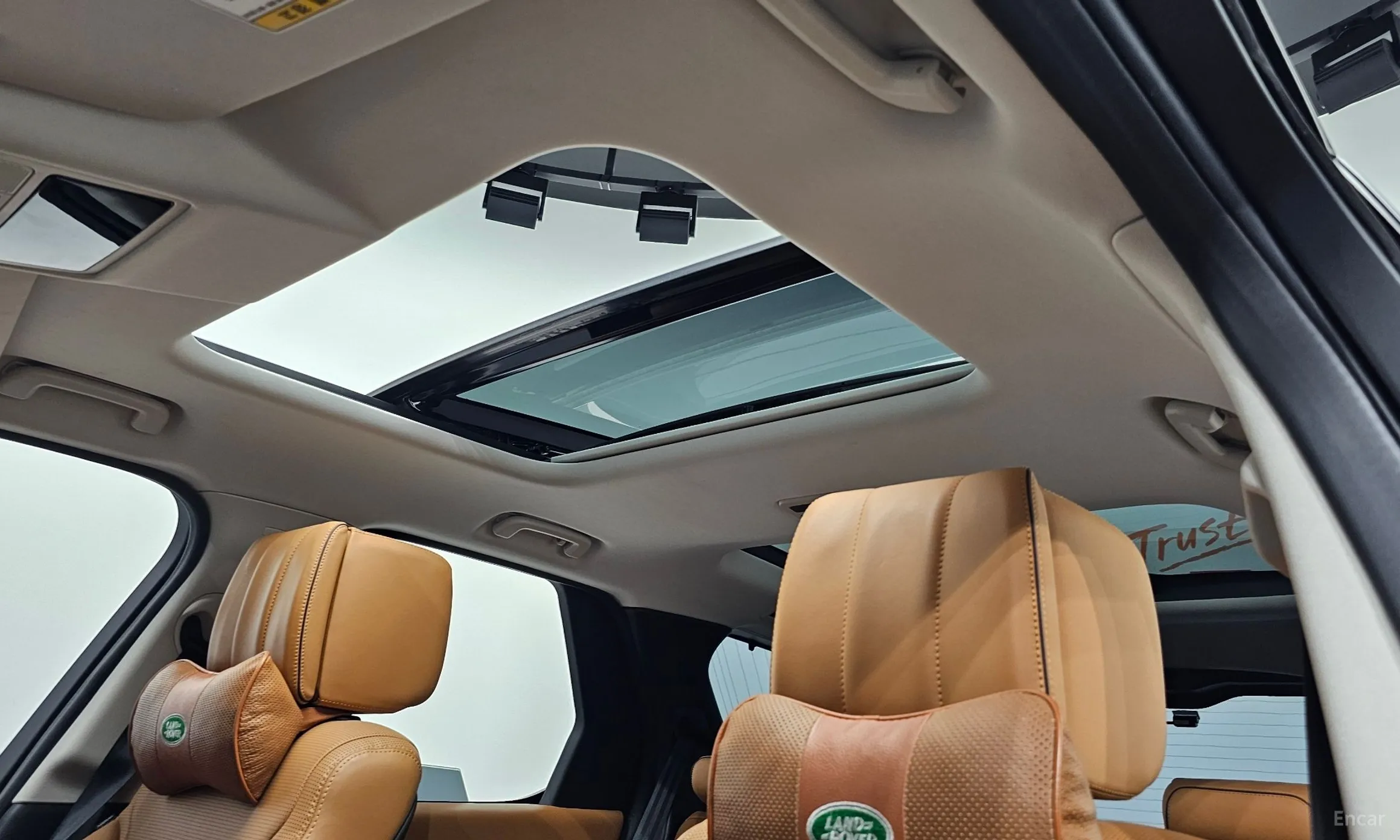 Land Rover Discovery 5 превью 18