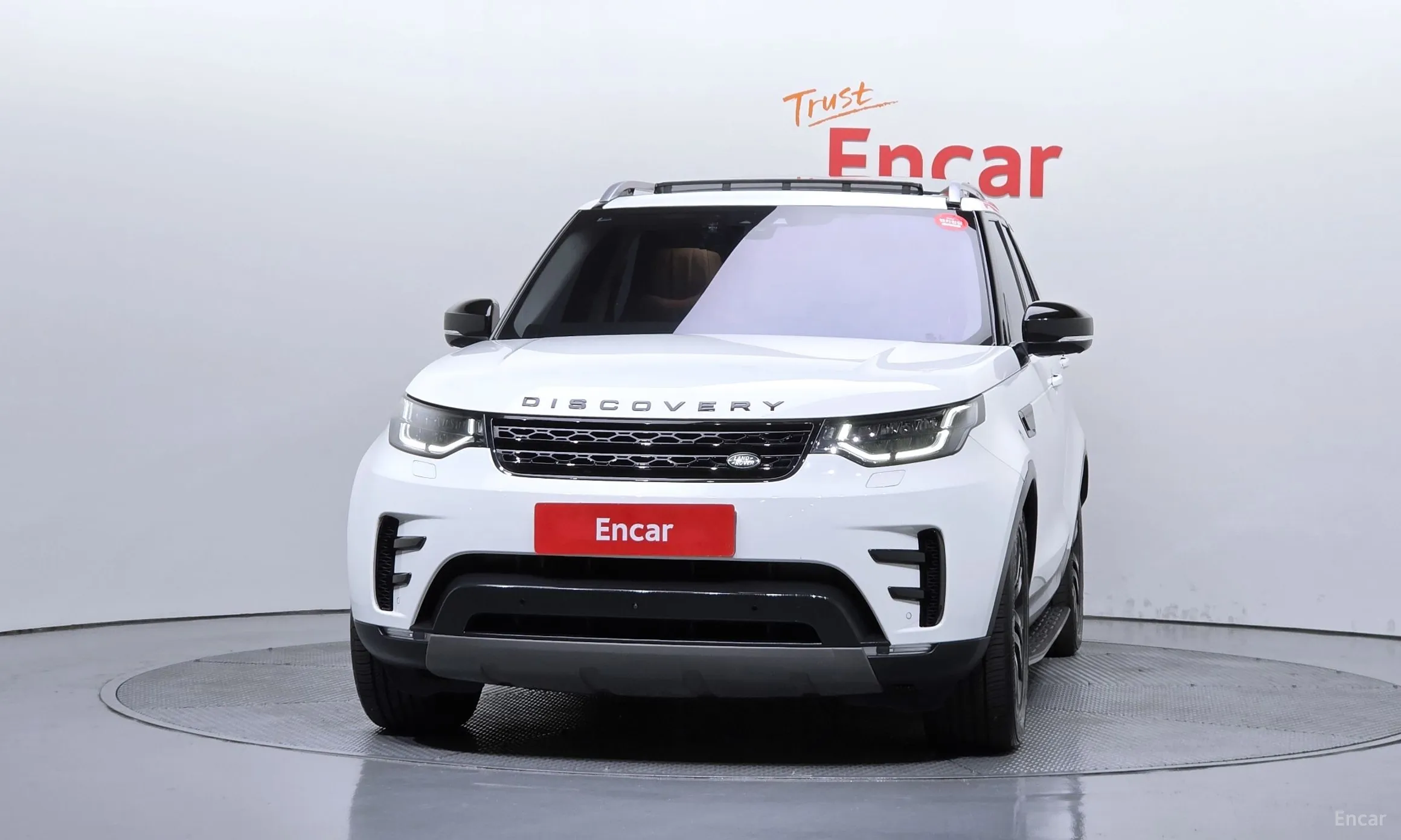 Land Rover Discovery 5 превью 3