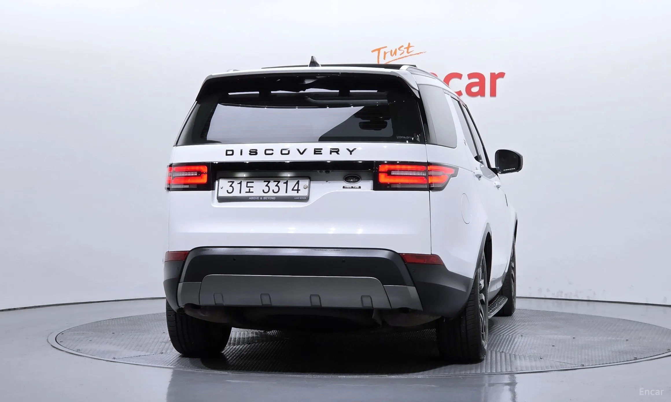 Land Rover Discovery 5 превью 4