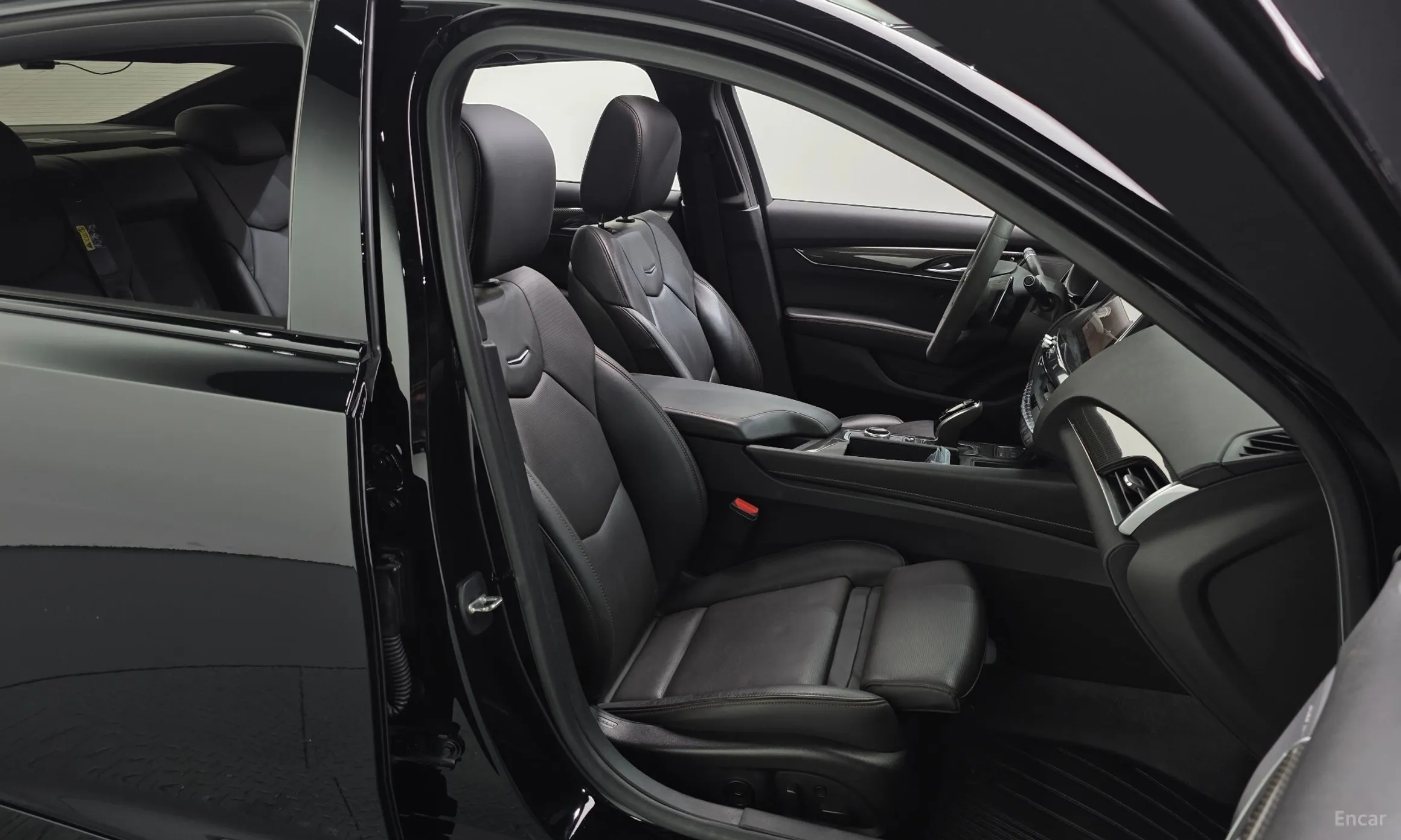 Cadillac CT5 превью 12
