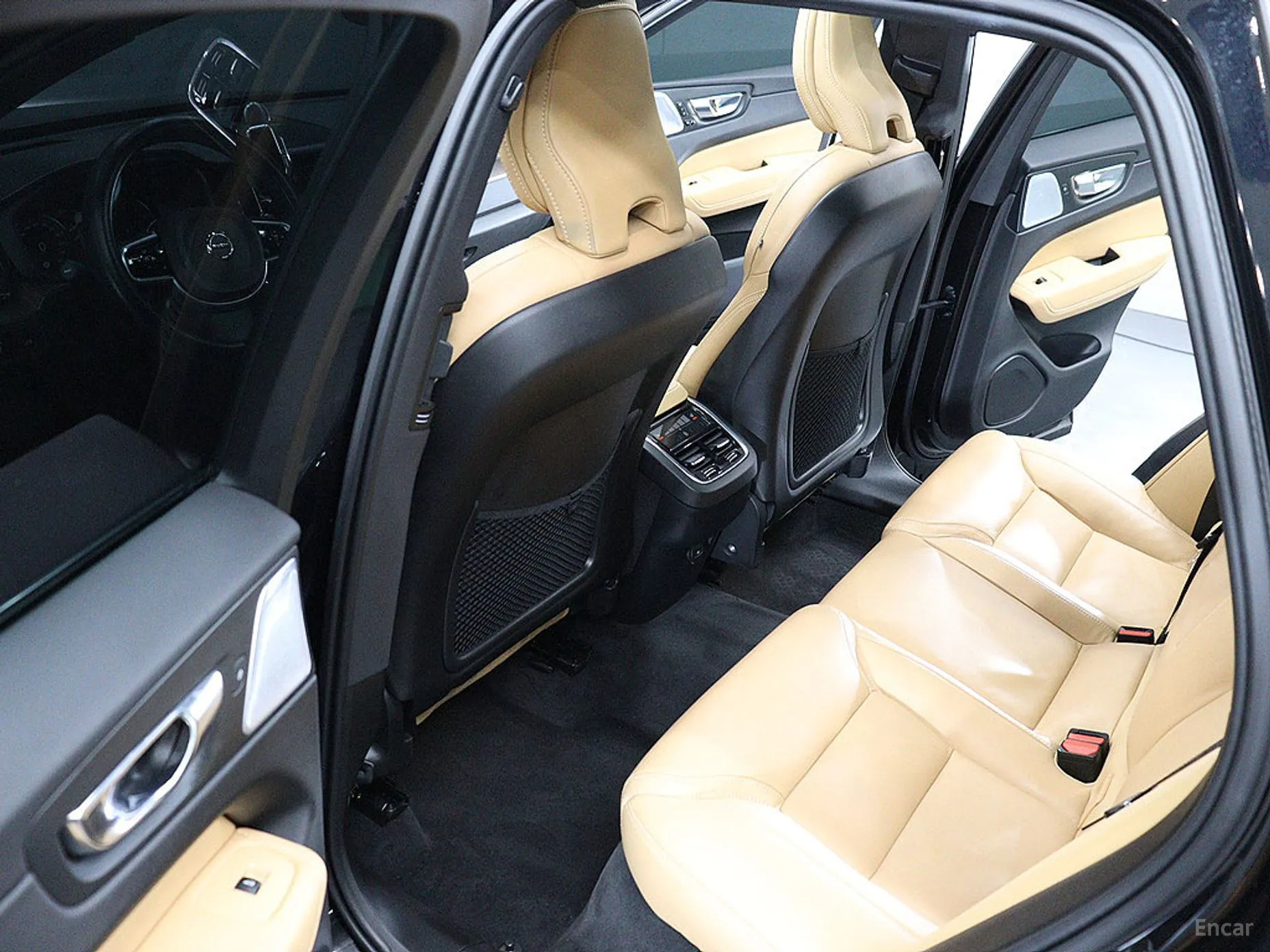 Volvo XC60 Gen 2 превью 15