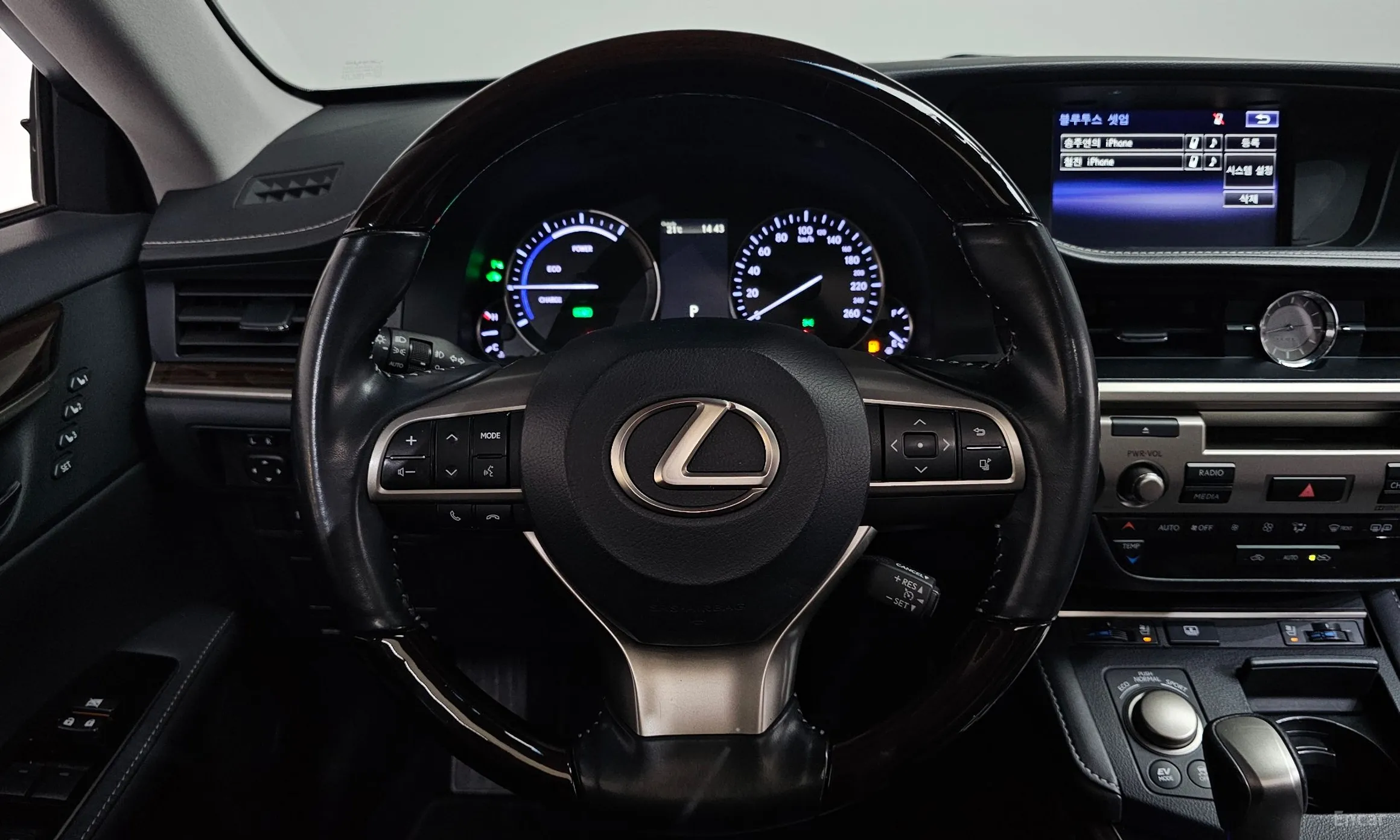 Lexus New ES300h превью 13