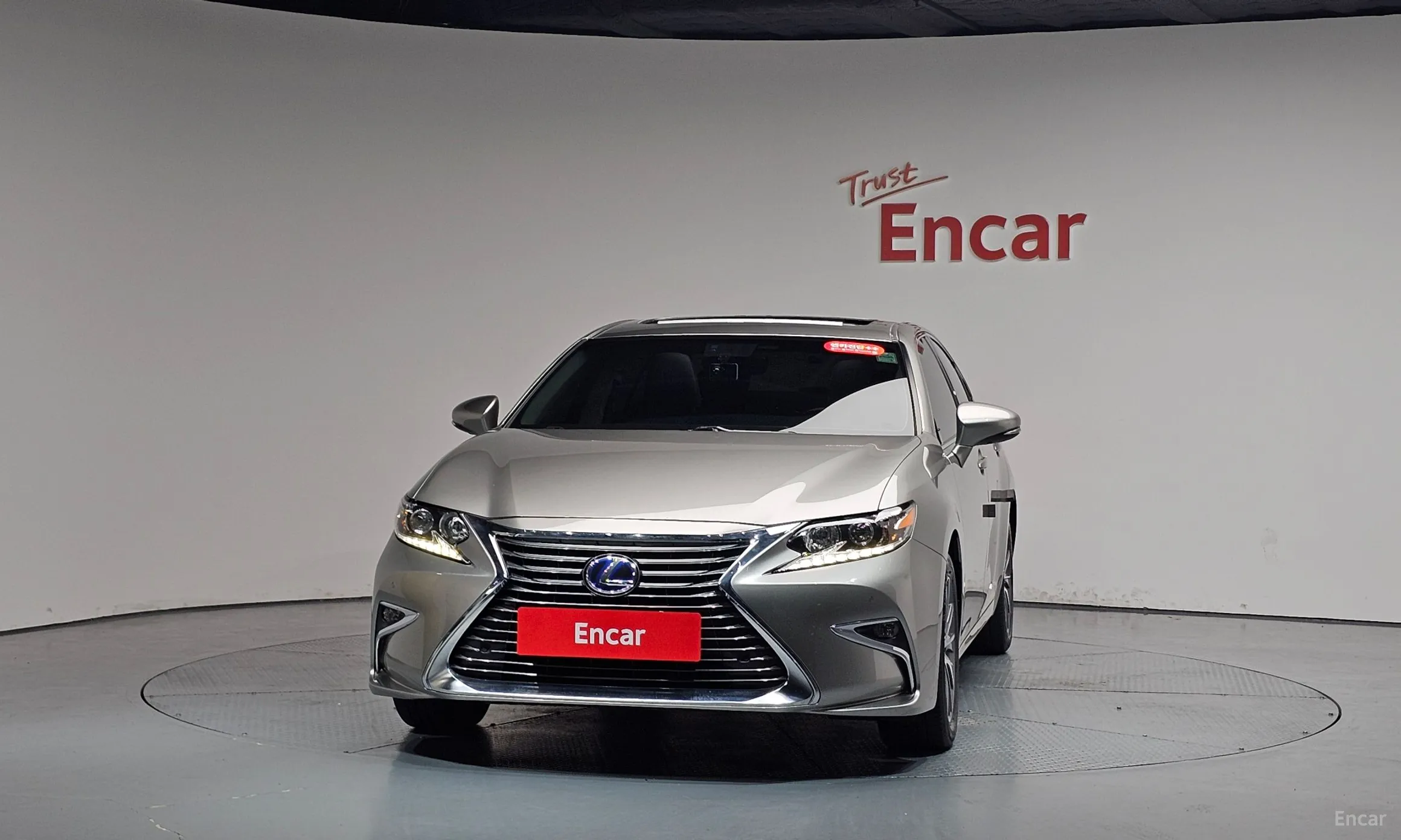Lexus New ES300h превью 3
