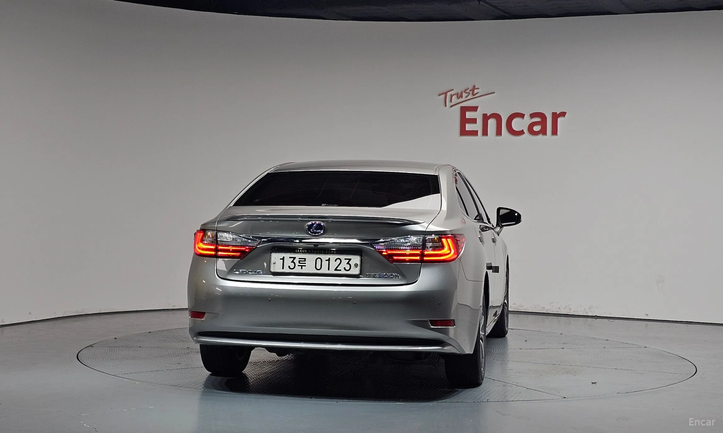 Lexus New ES300h превью 4