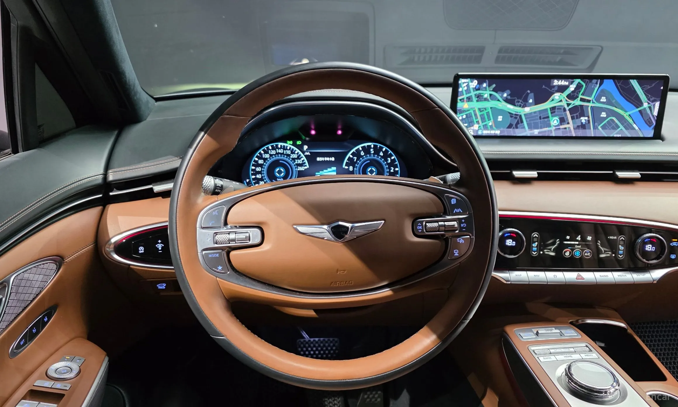 Genesis GV70 превью 13