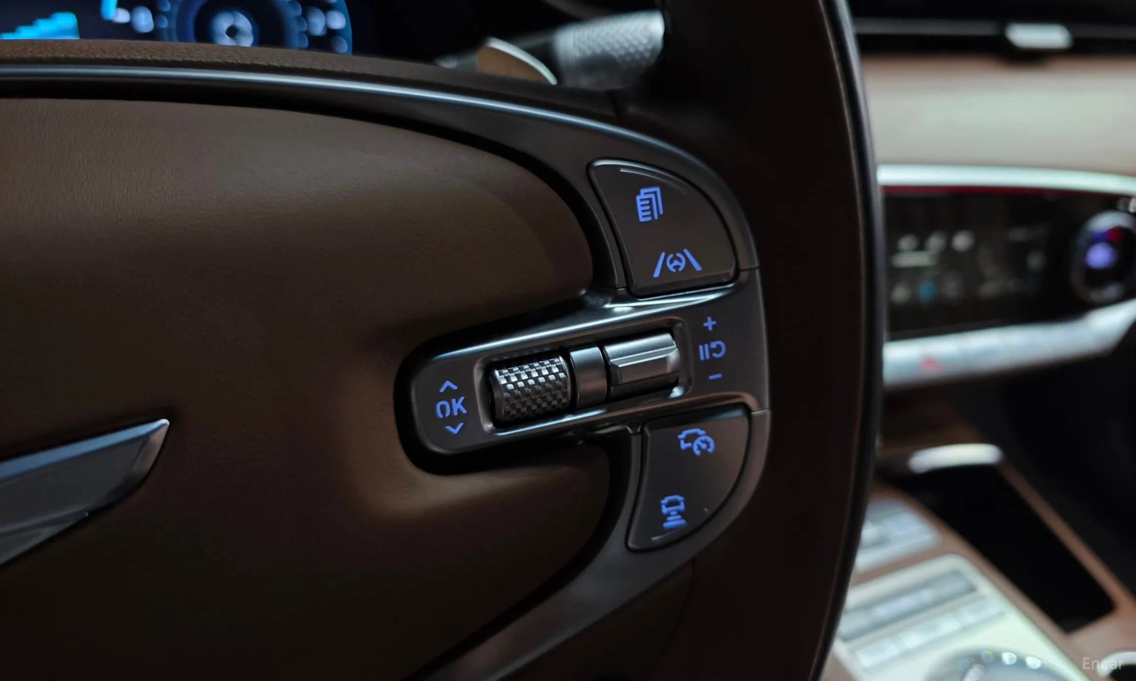 Genesis GV70 превью 14