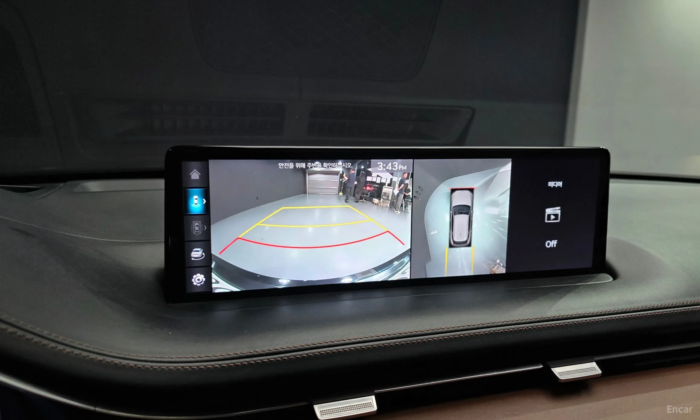Genesis GV70 превью 16