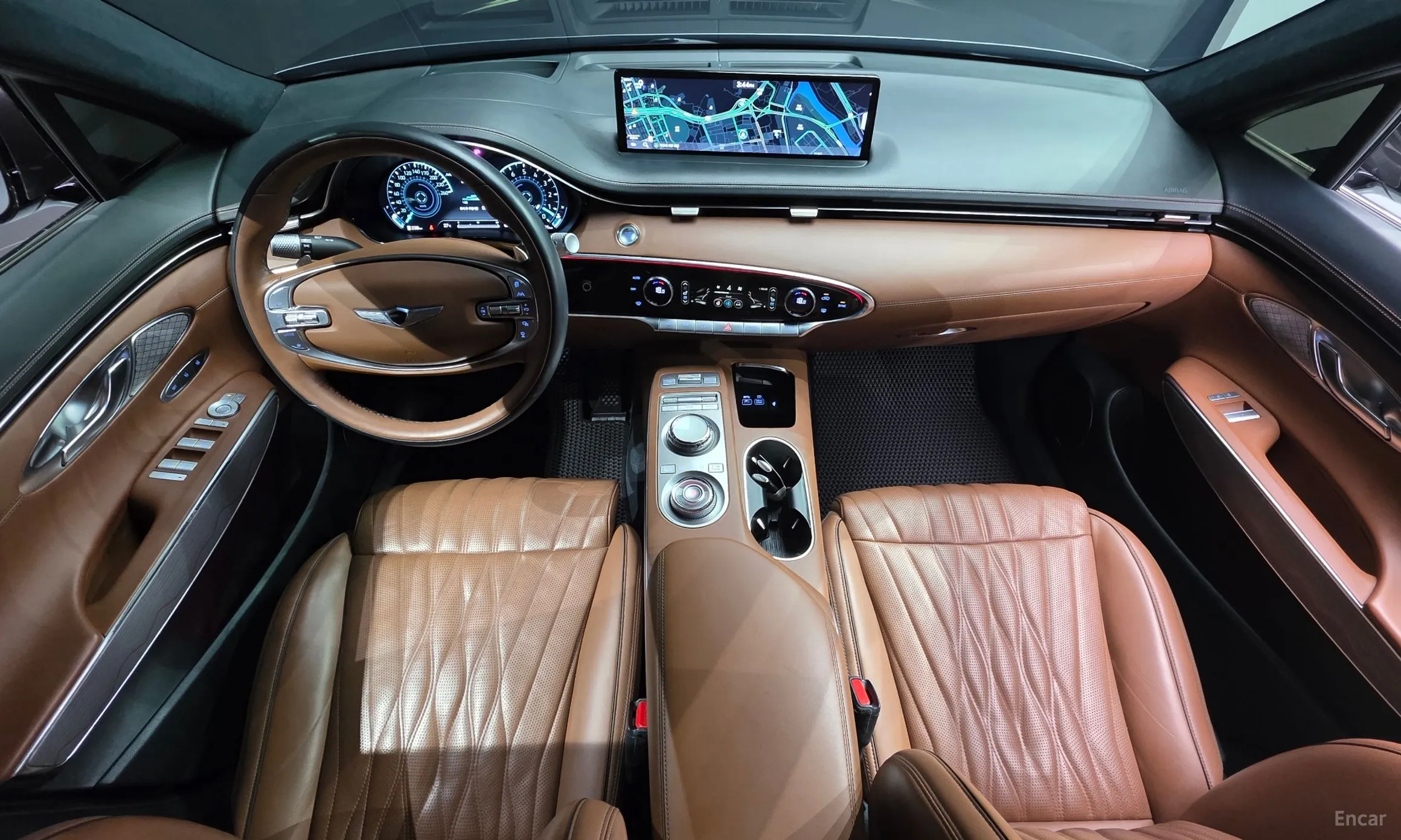 Genesis GV70 превью 7