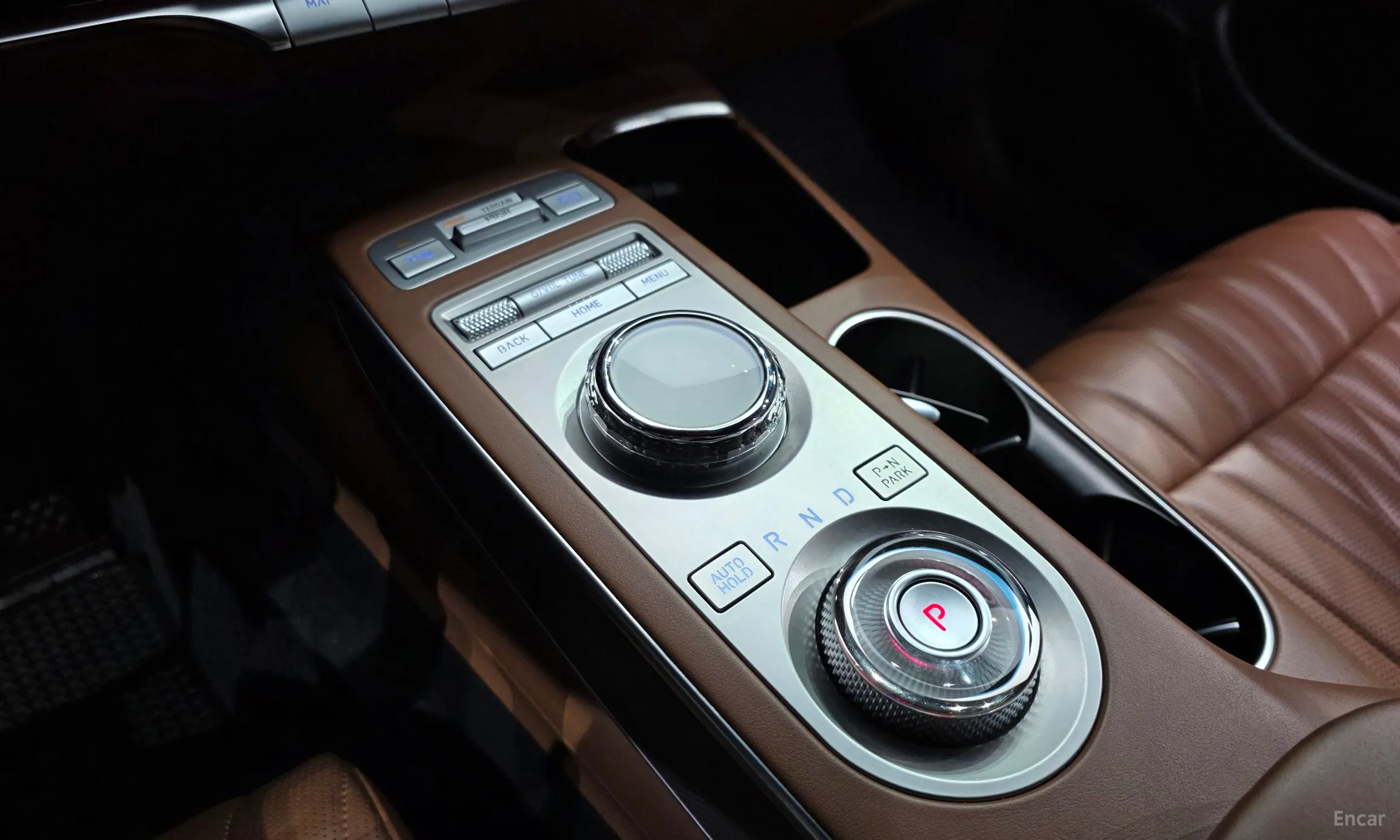 Genesis GV70 превью 9