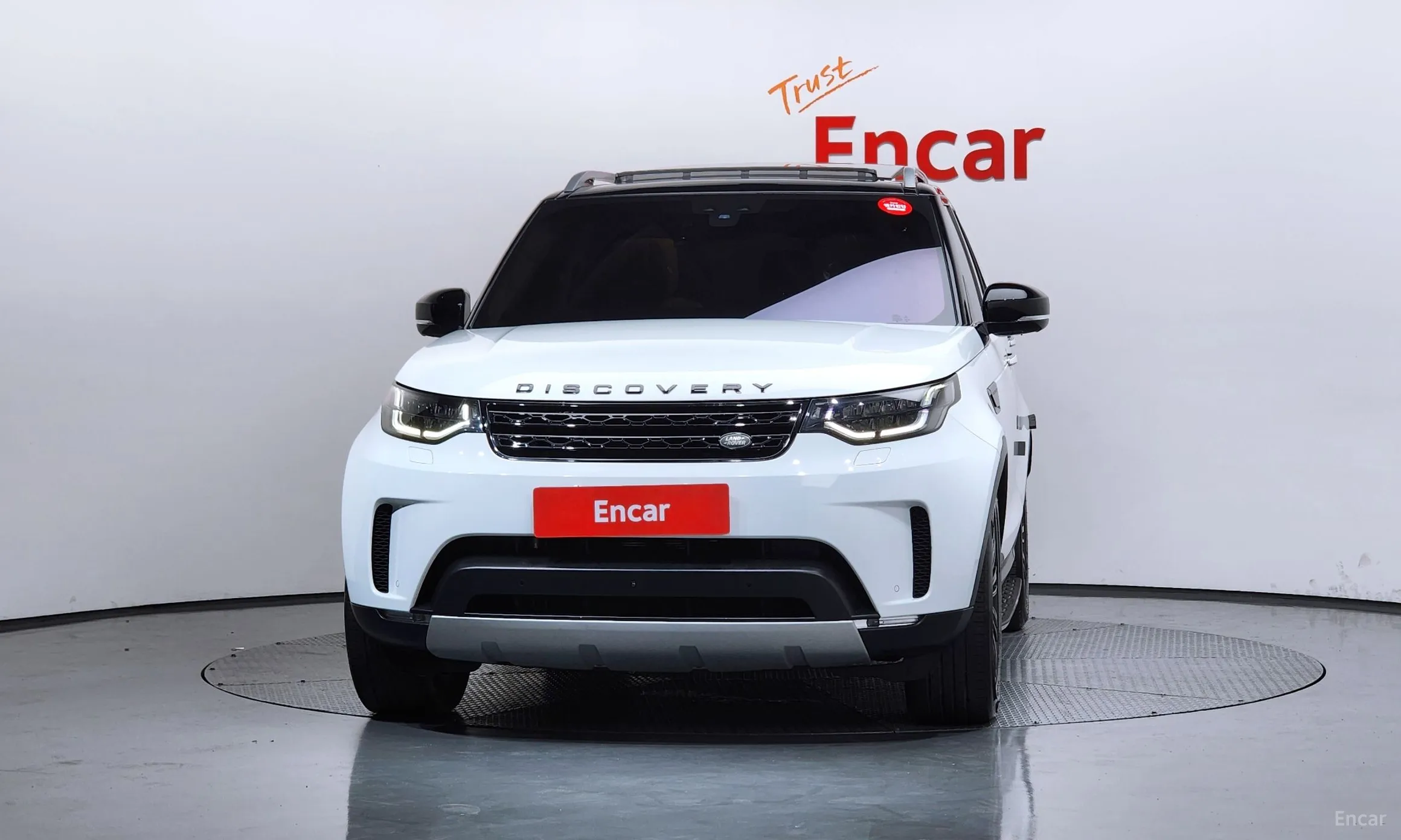 Land Rover Discovery 5 превью 3