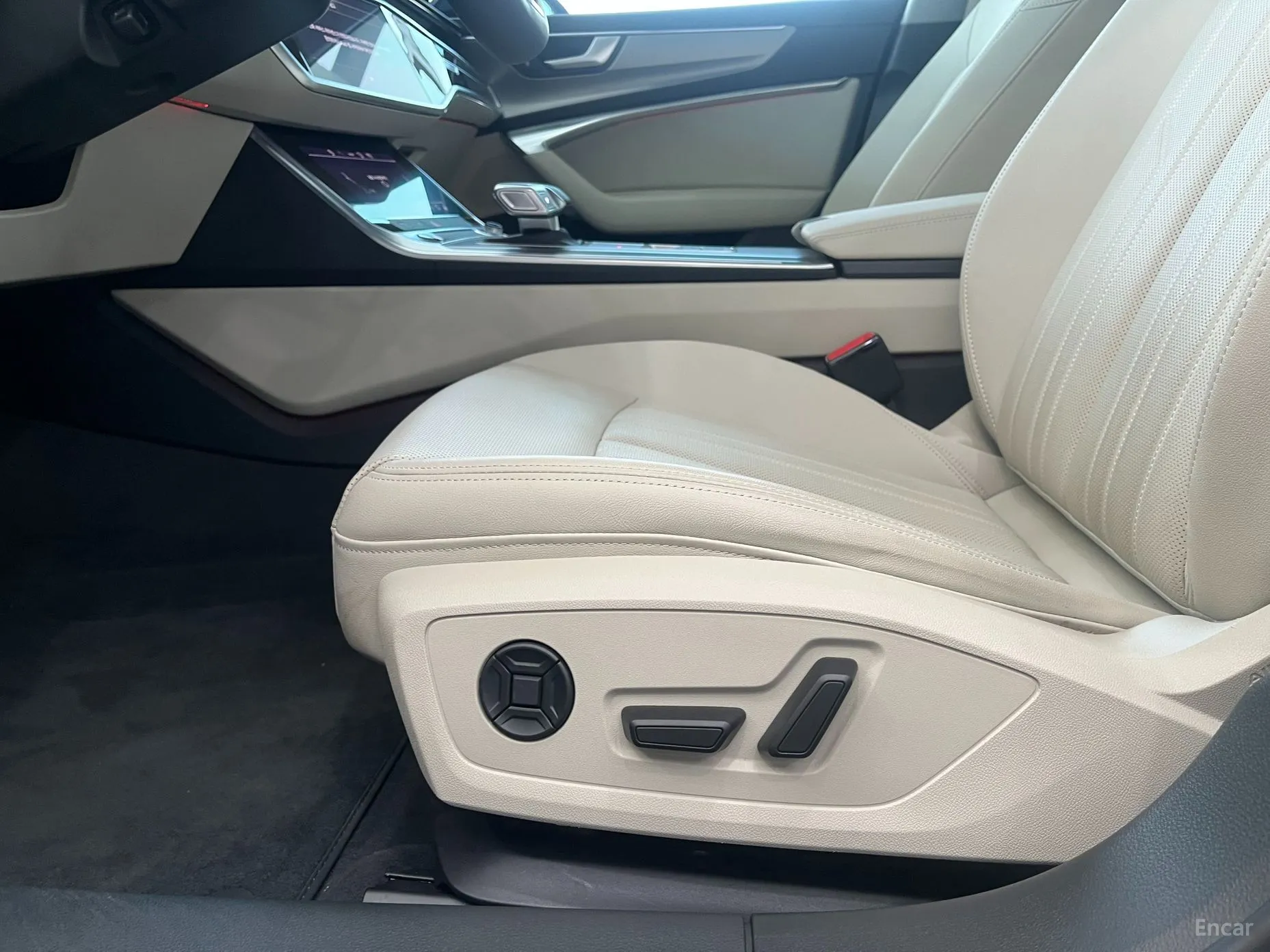 Audi A6 (C8) превью 13