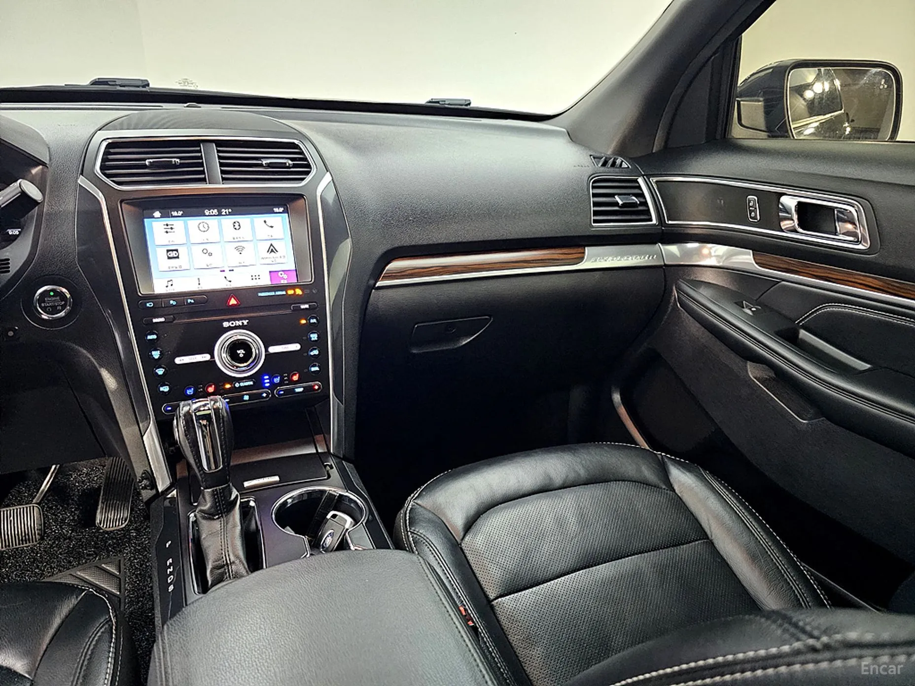 Ford Explorer превью 10