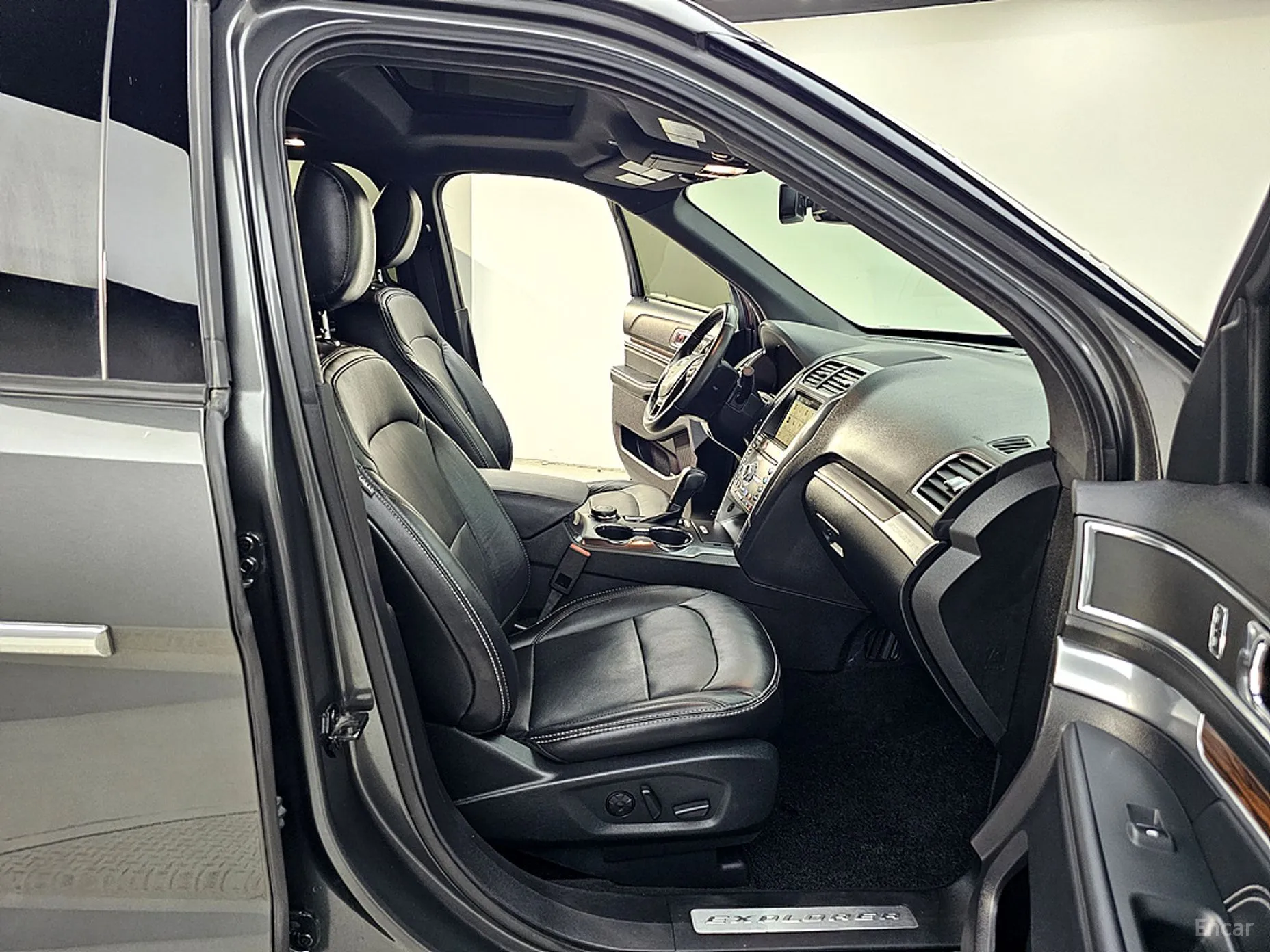 Ford Explorer превью 11