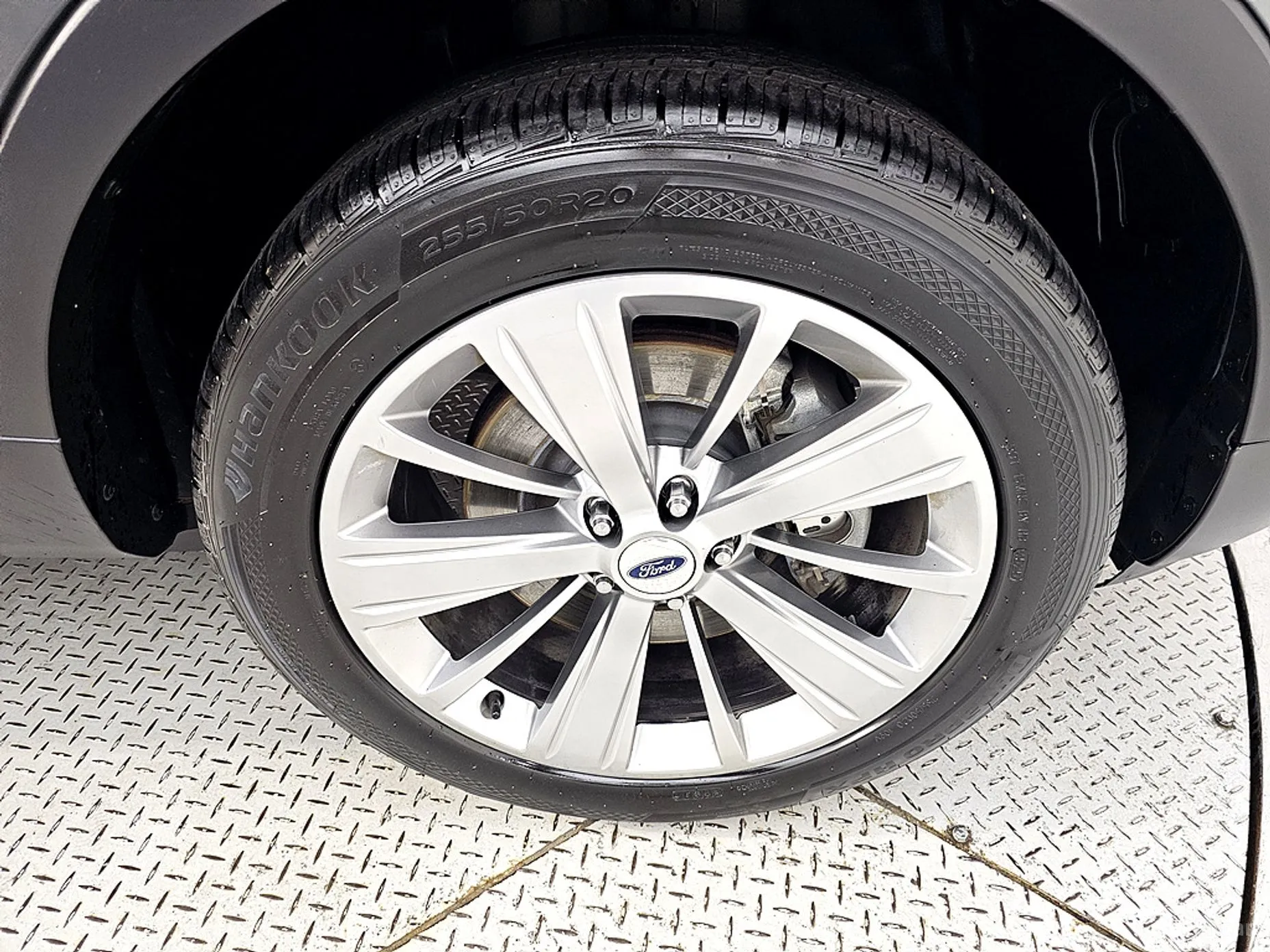 Ford Explorer превью 20