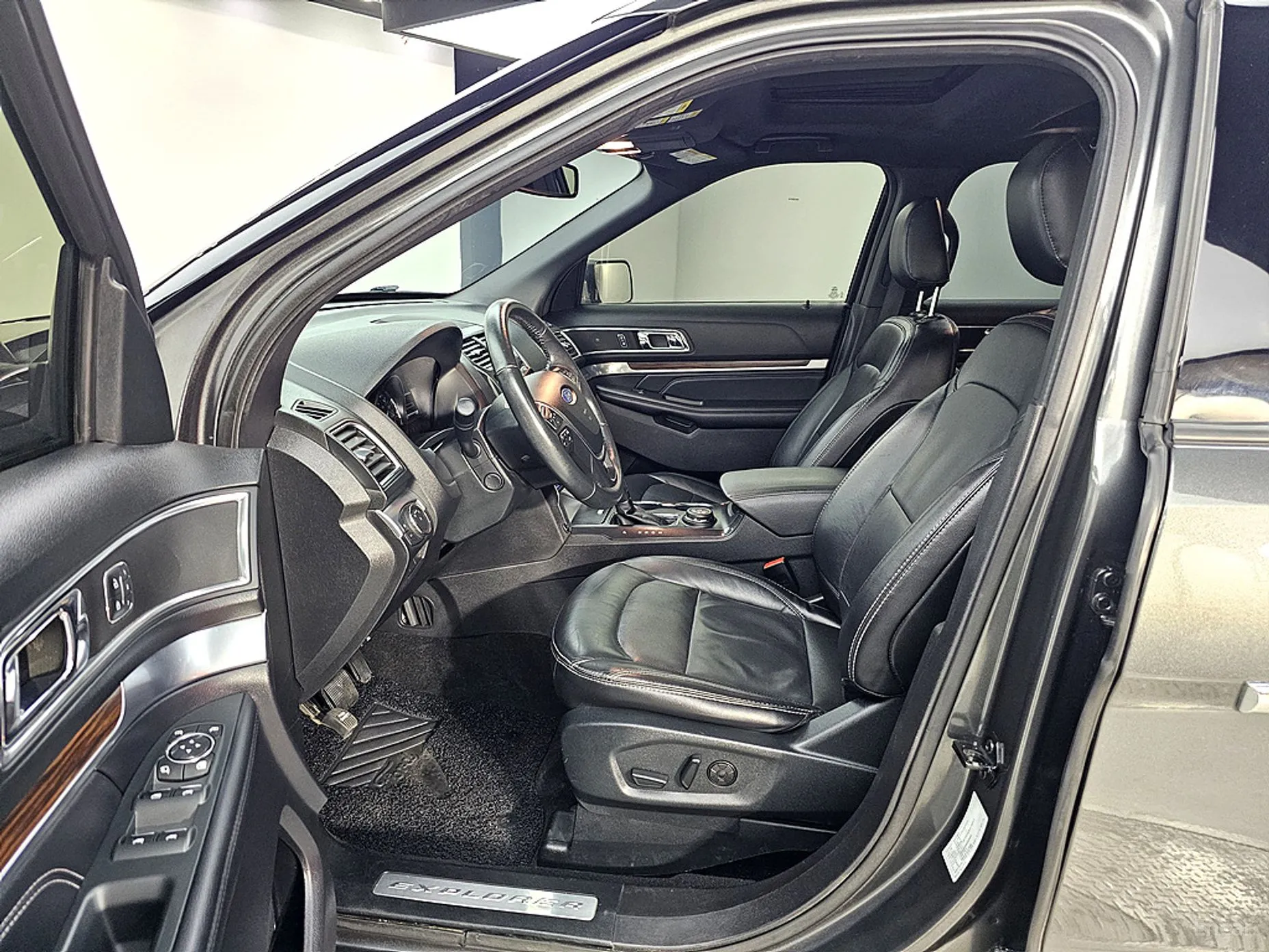 Ford Explorer превью 8