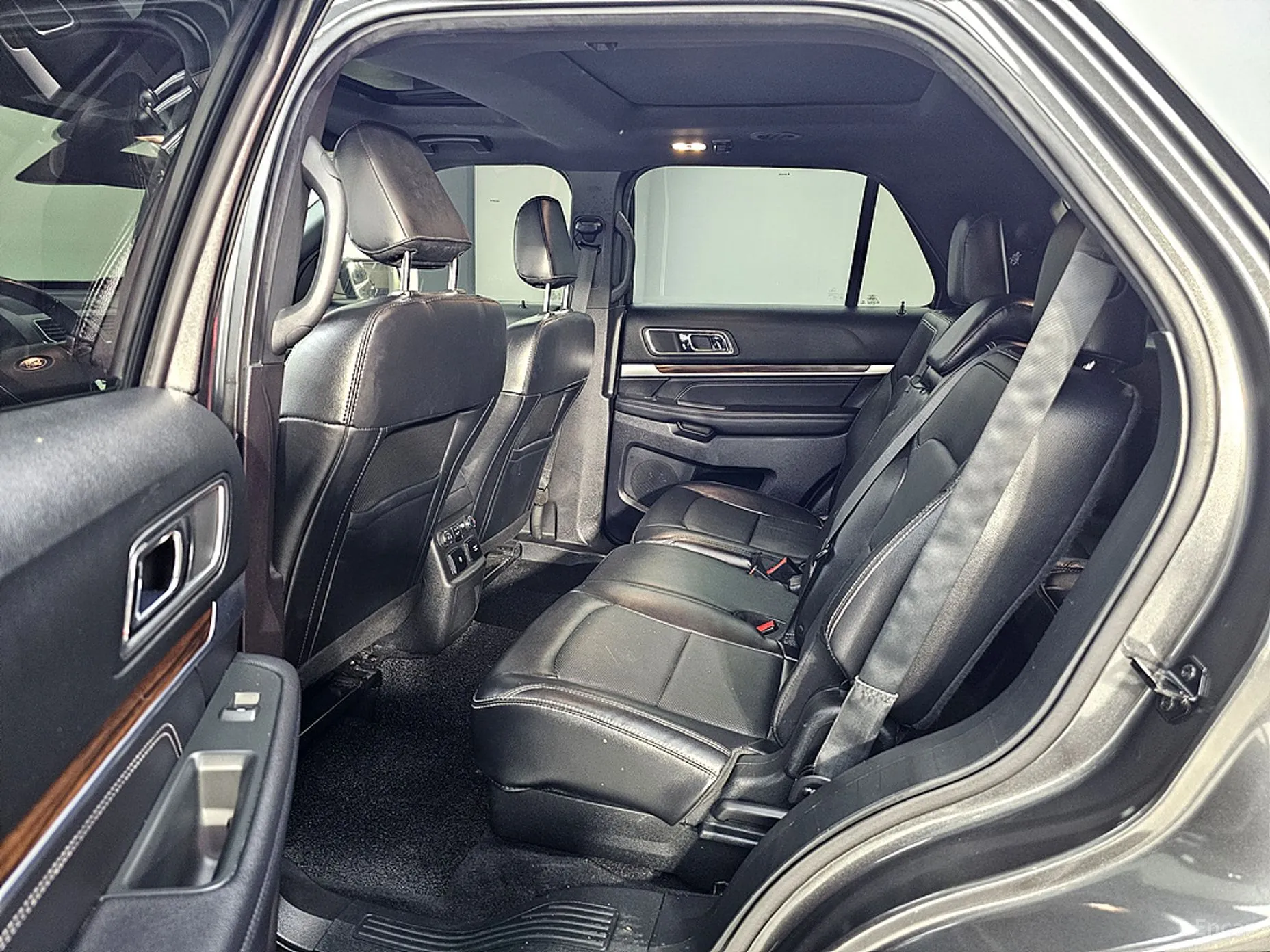 Ford Explorer превью 9