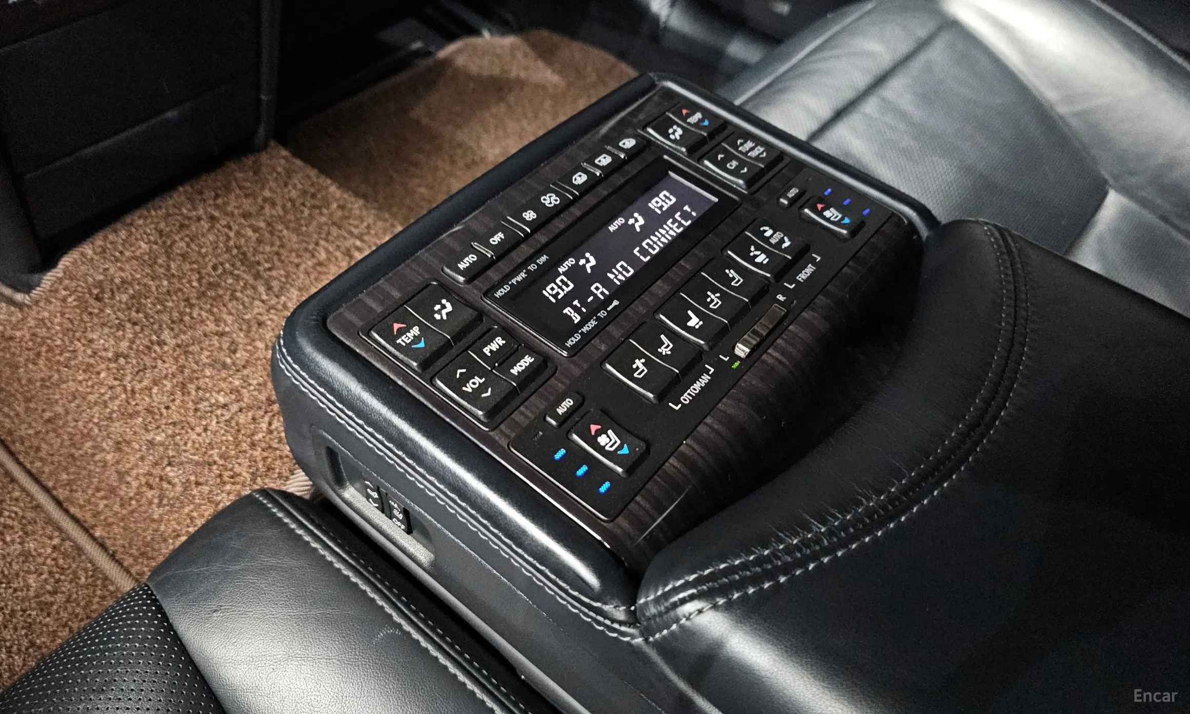 Lexus LS600hL превью 18